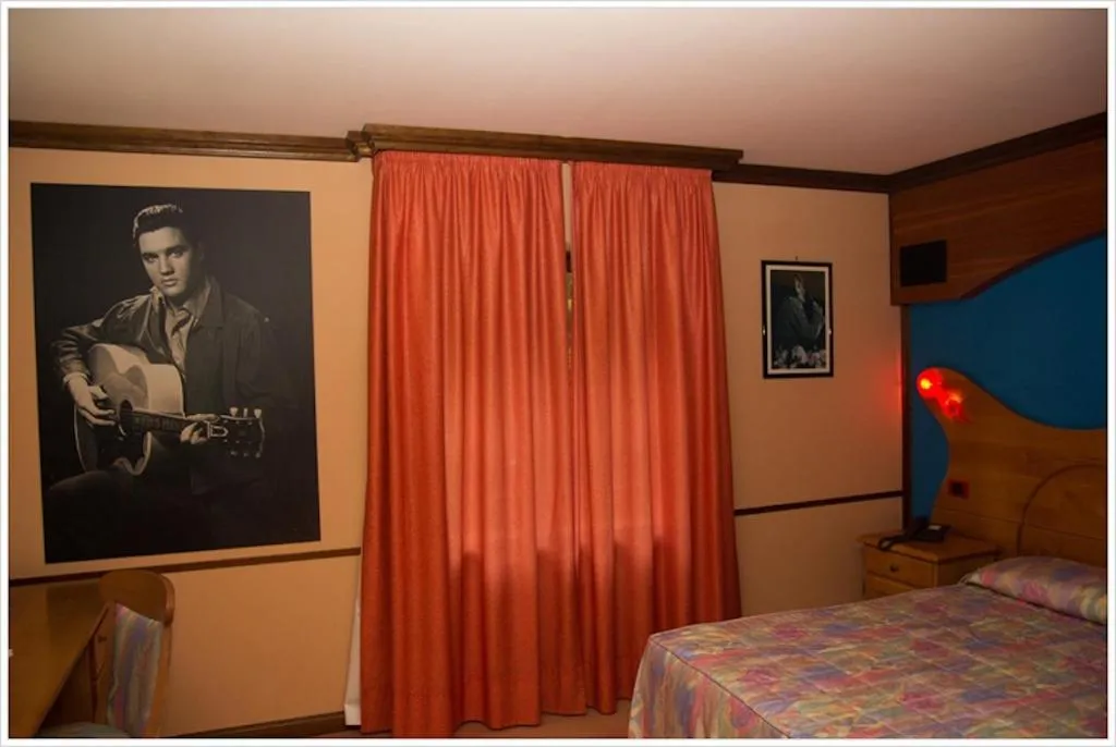 Decorative detail, Bed in Hotel California