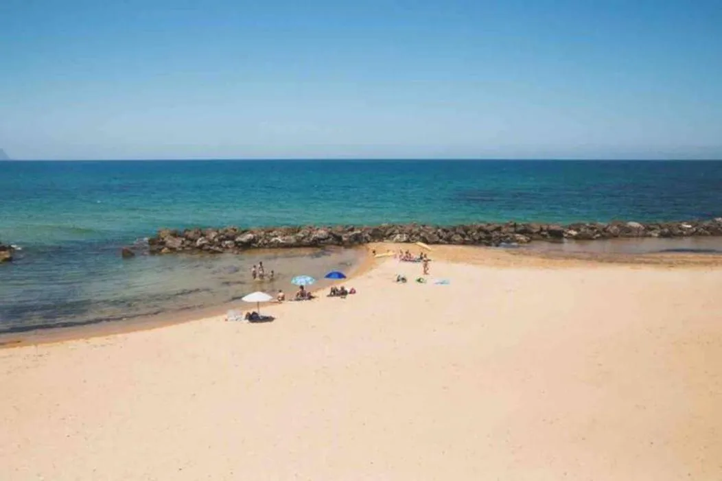 Amira Beach Villa by Le Dhome Sicily