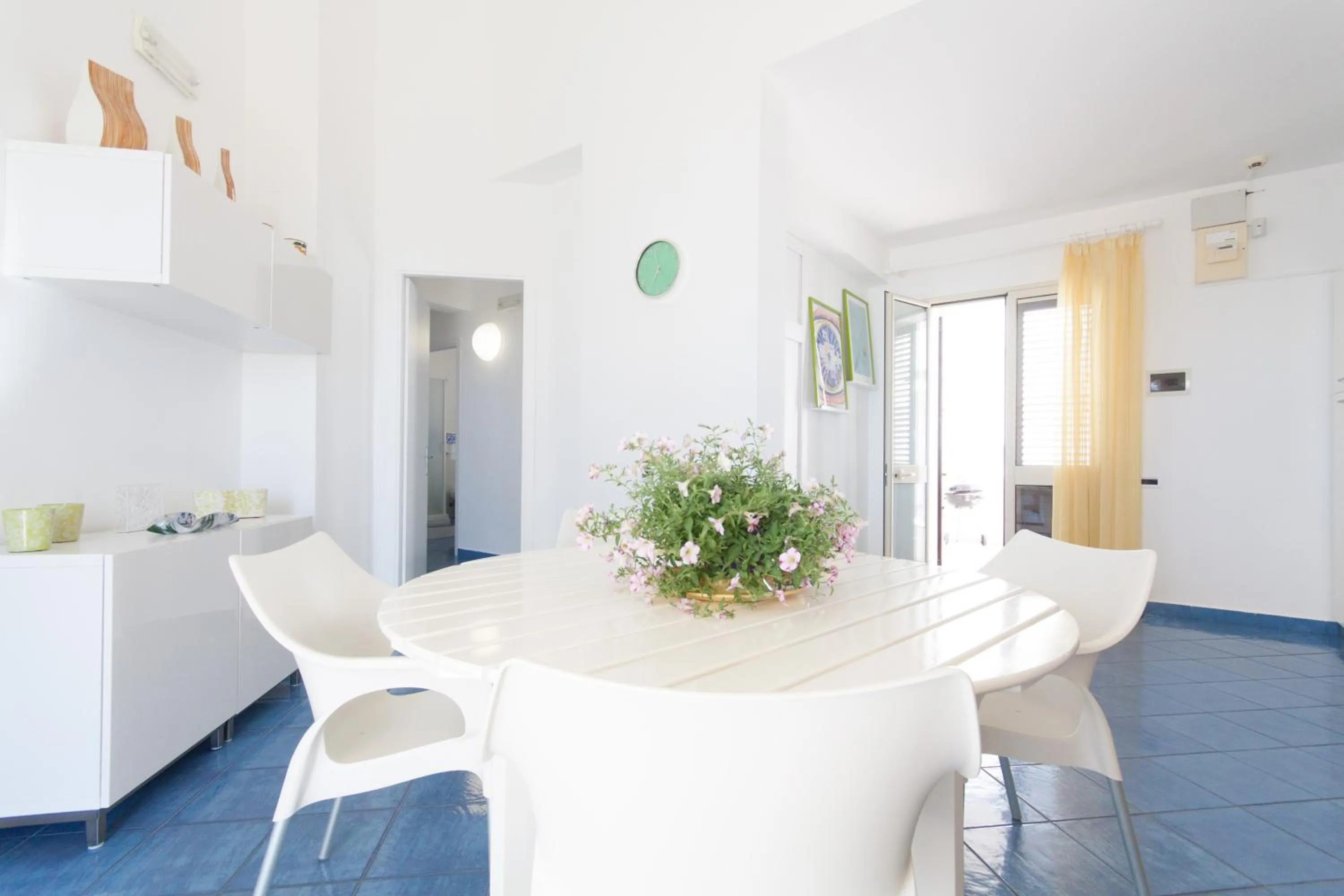 Coffee/tea facilities in Amira Beach Villa by Le Dhome Sicily