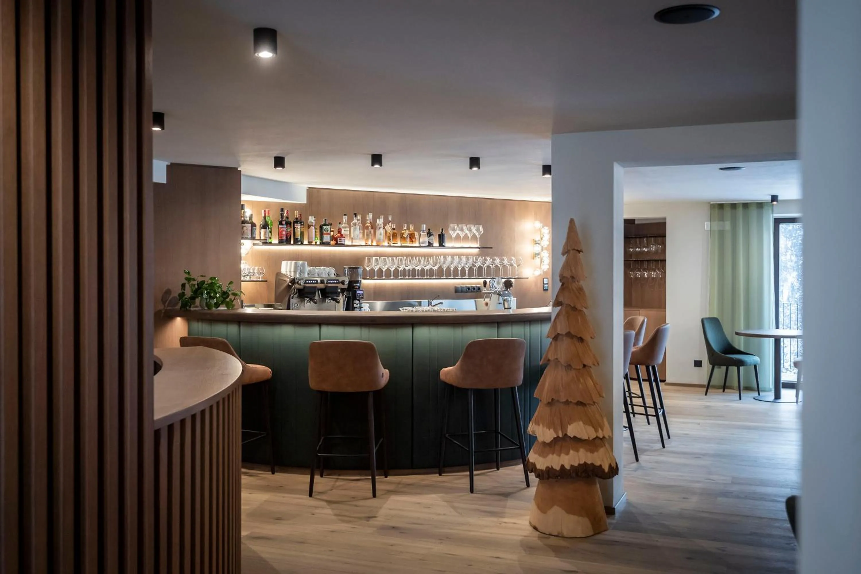 Lounge or bar in Plan Murin - Authentic Dolomites Hotel