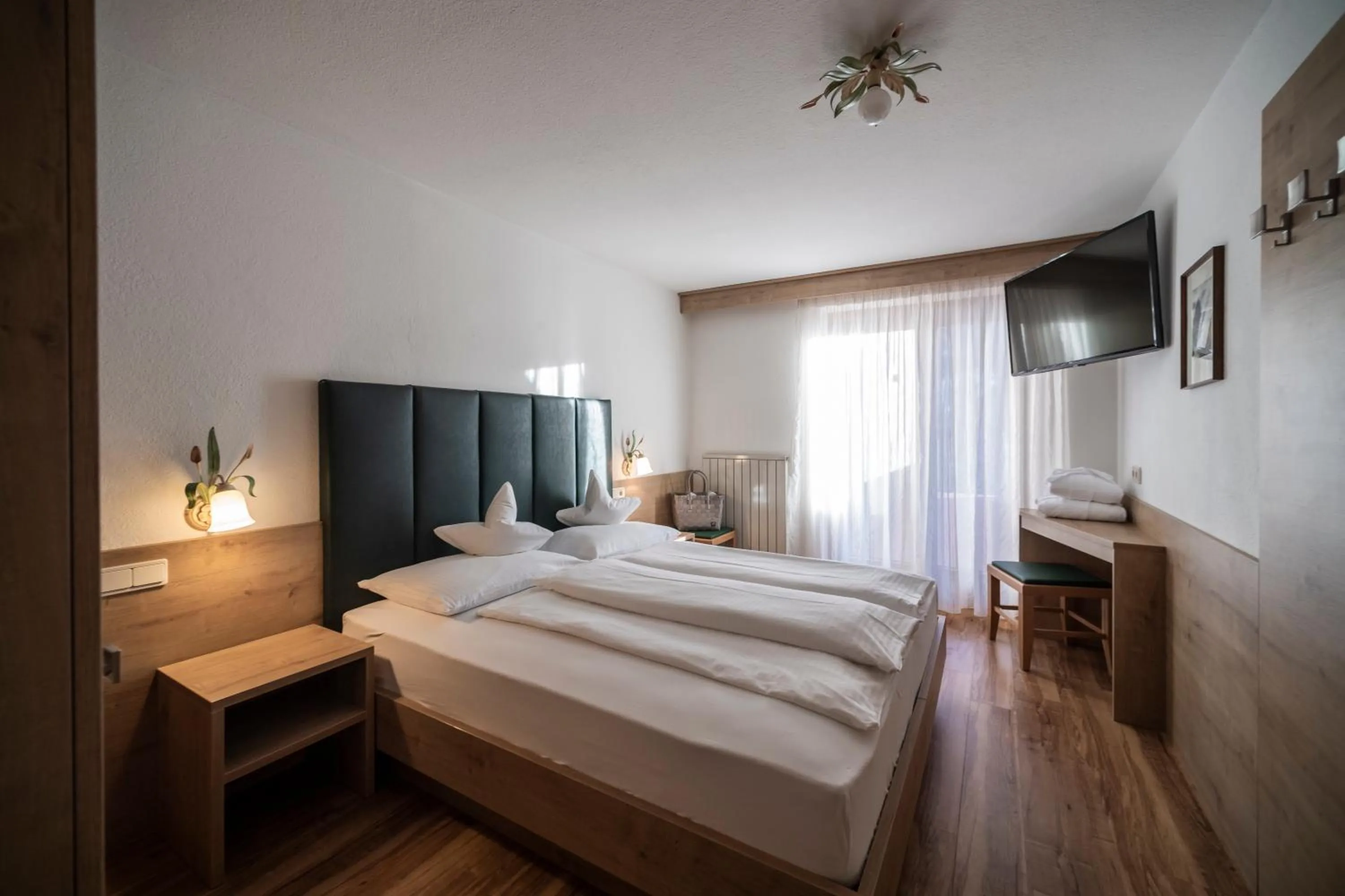 TV and multimedia, Bed in Plan Murin - Authentic Dolomites Hotel