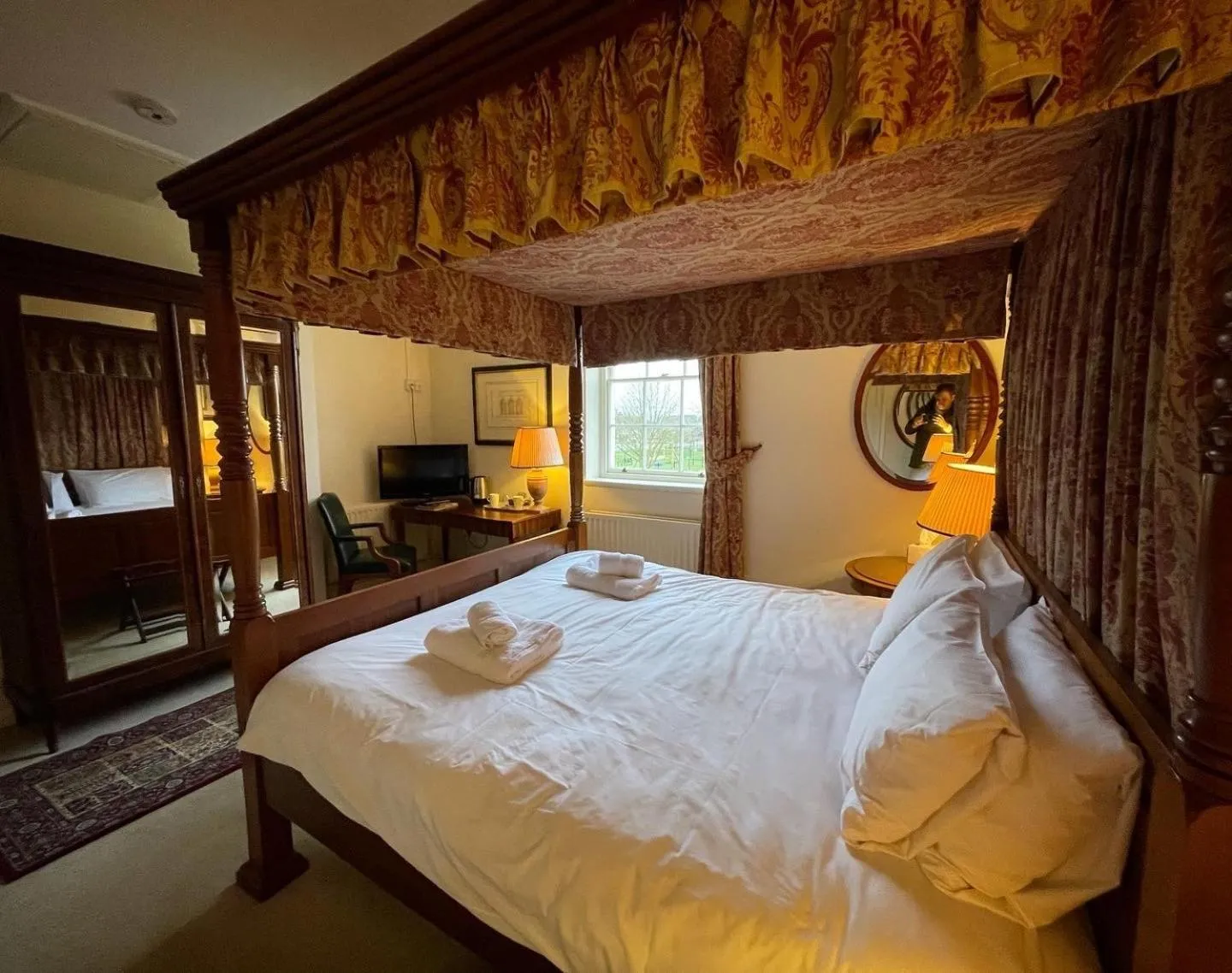 Bedroom, Bed in The Bedingfeld Arms