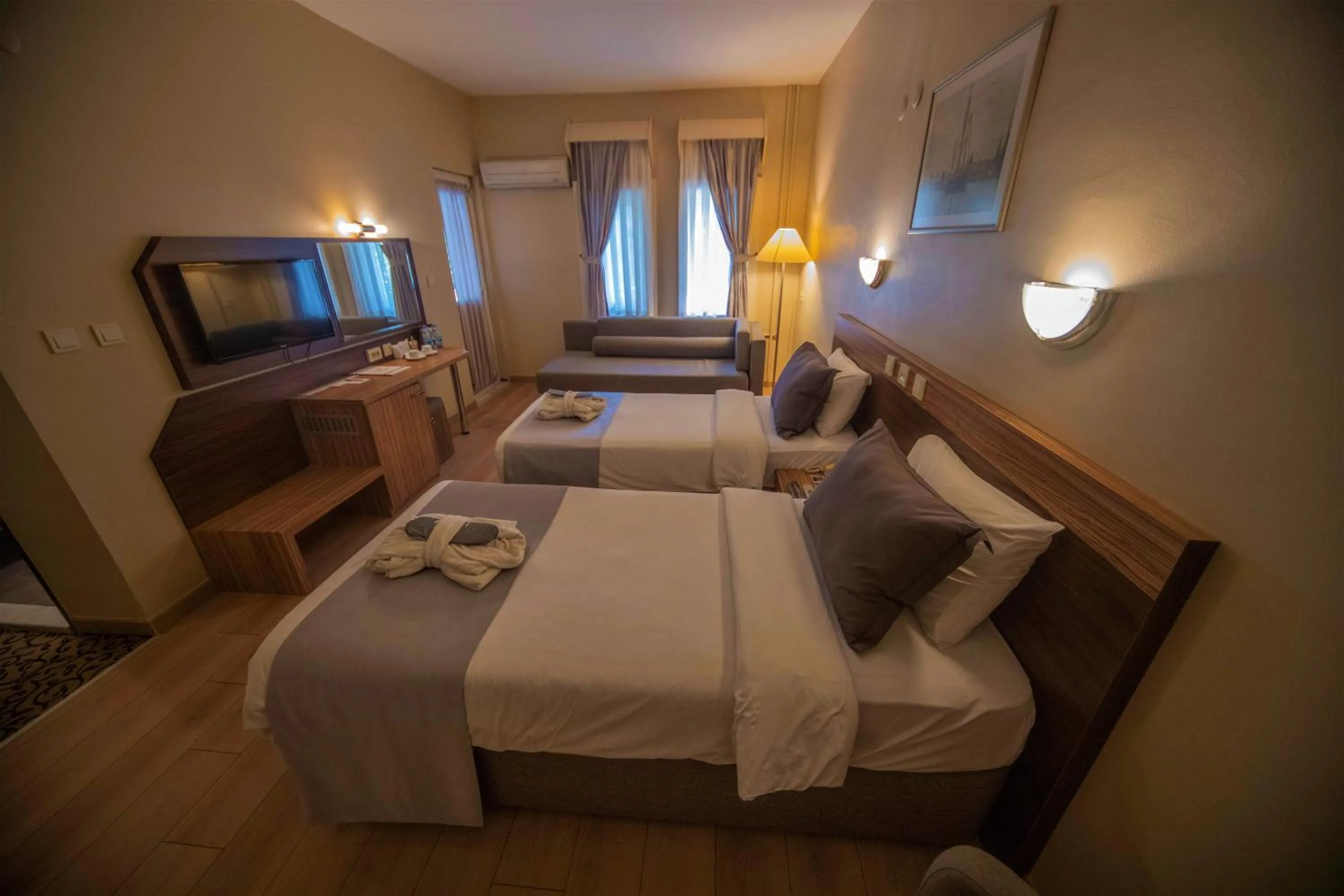 Photo of the whole room, Bed in Herakles Thermal Hotel