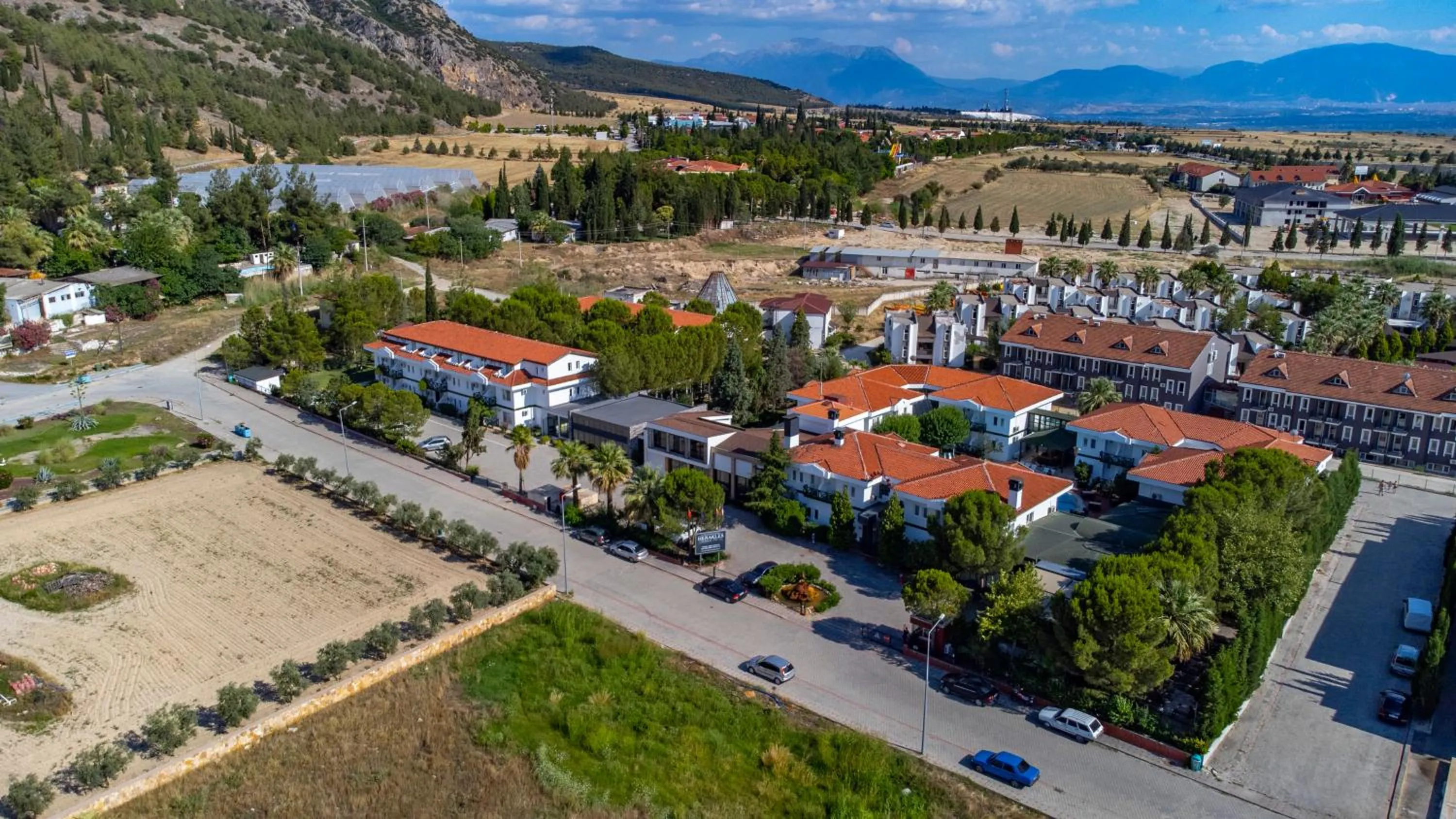 Area and facilities in Herakles Thermal Hotel