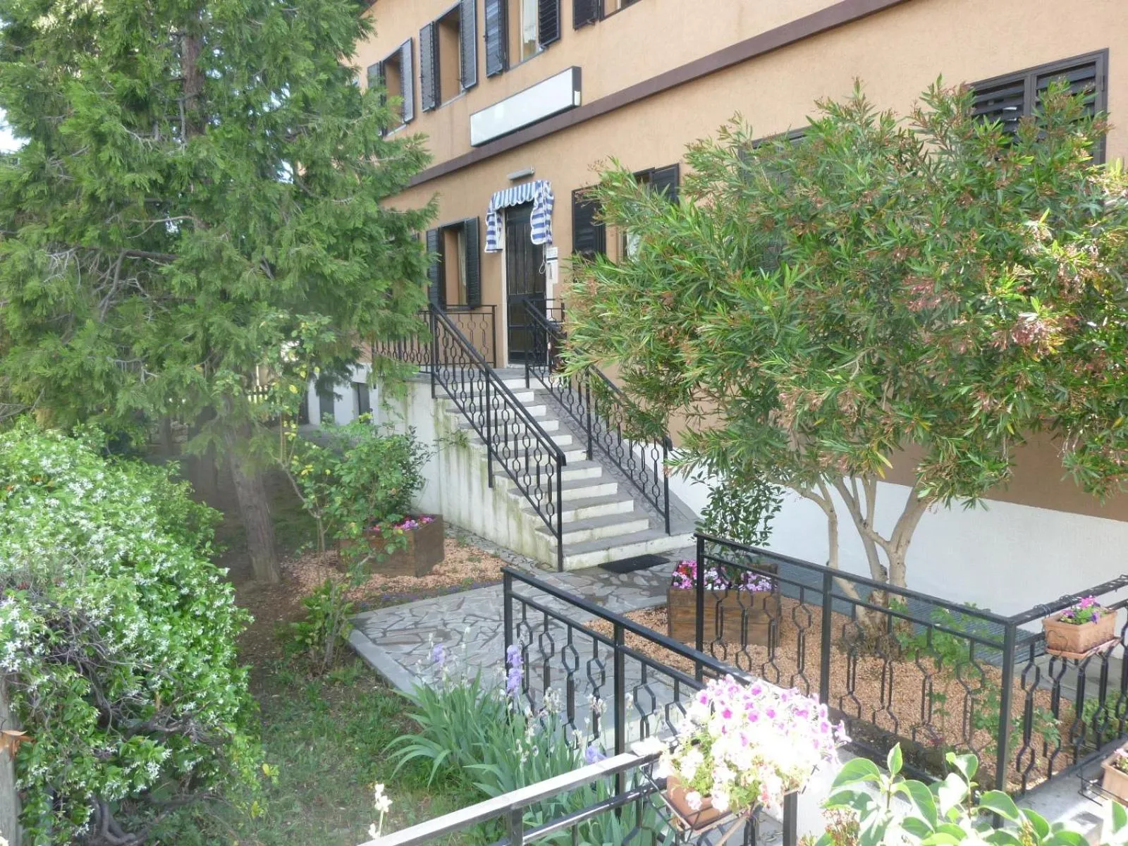 Facade/entrance in Hotel "Locanda Gaia"