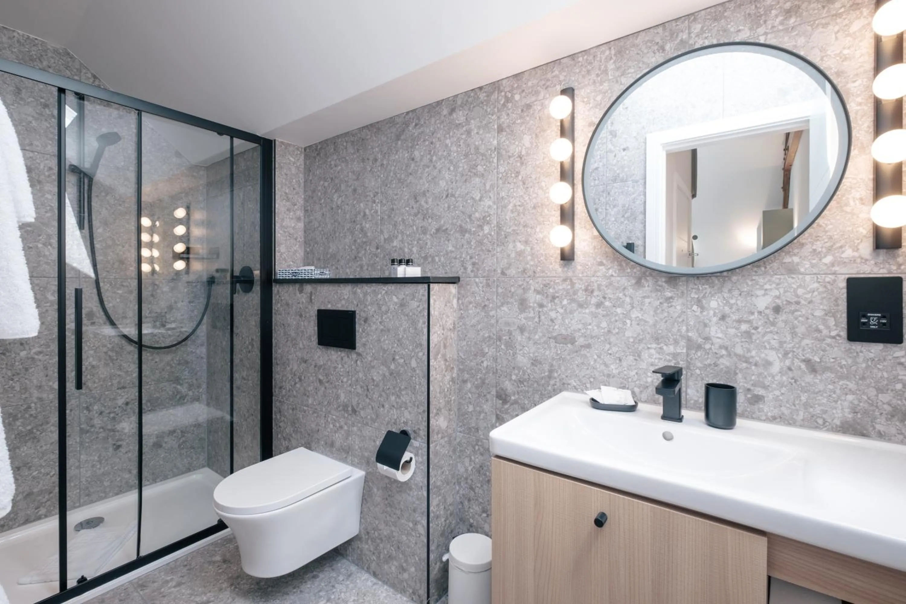 Shower in The Pillar Hotel