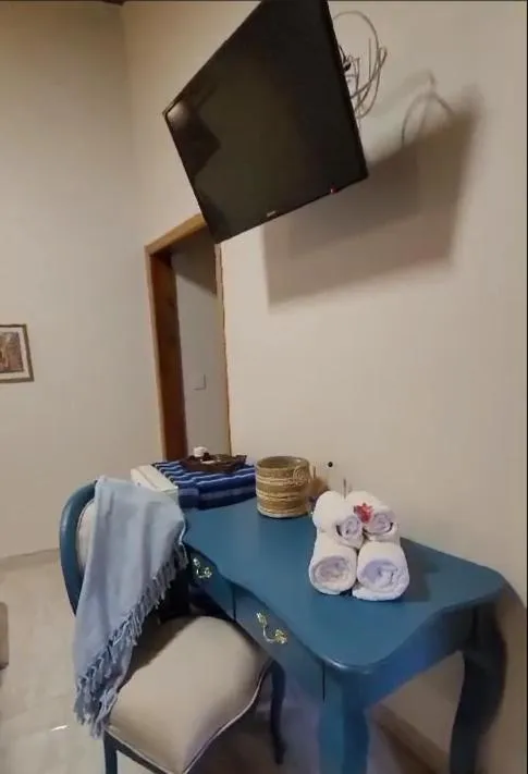 TV and multimedia in Hotel Pousada Chalé das Flores