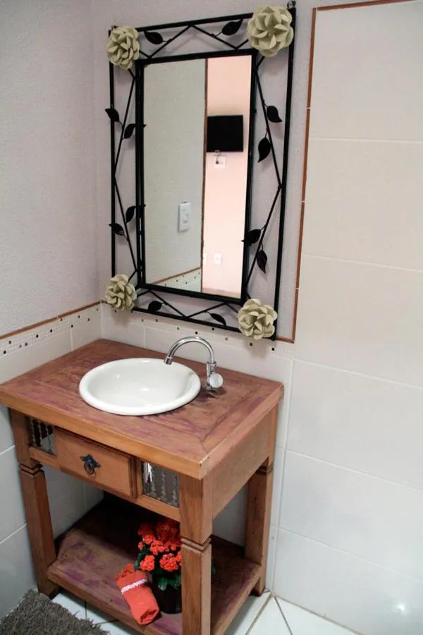 Bathroom in Hotel Pousada Chalé das Flores