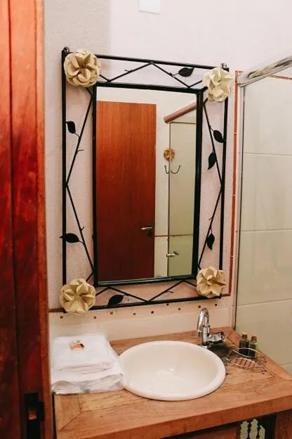 Bathroom in Hotel Pousada Chalé das Flores
