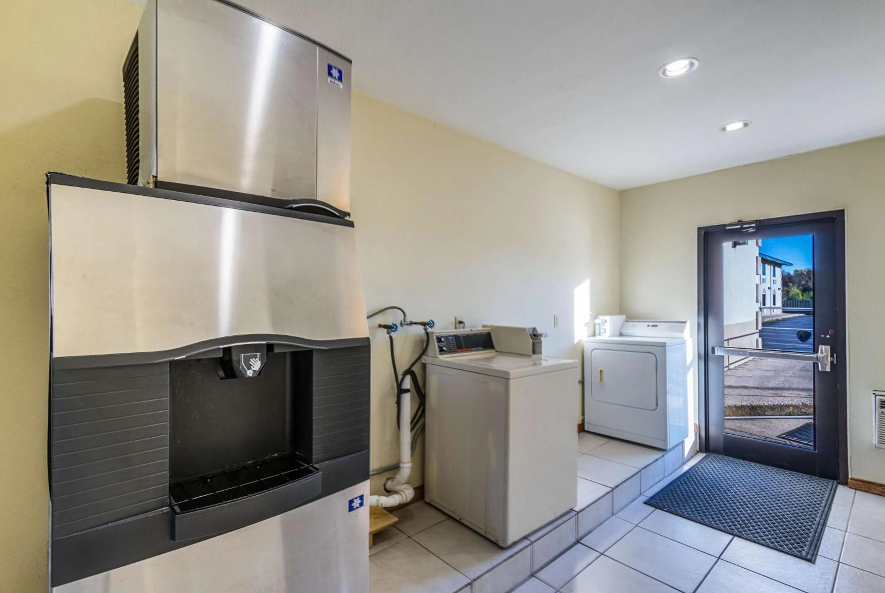 On site in Motel 6-Urbana, IL