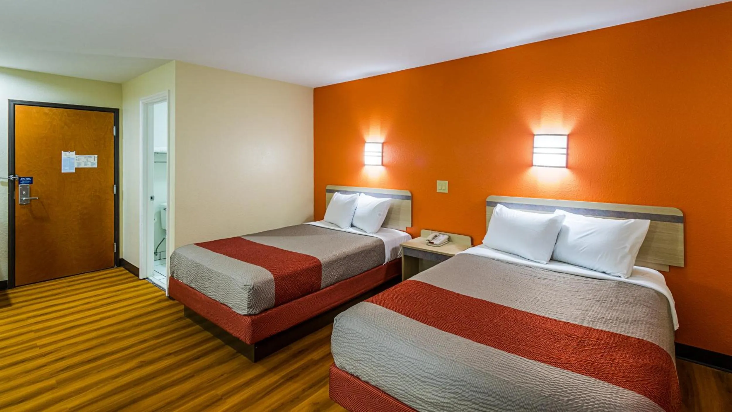 Bedroom, Bed in Motel 6-Urbana, IL