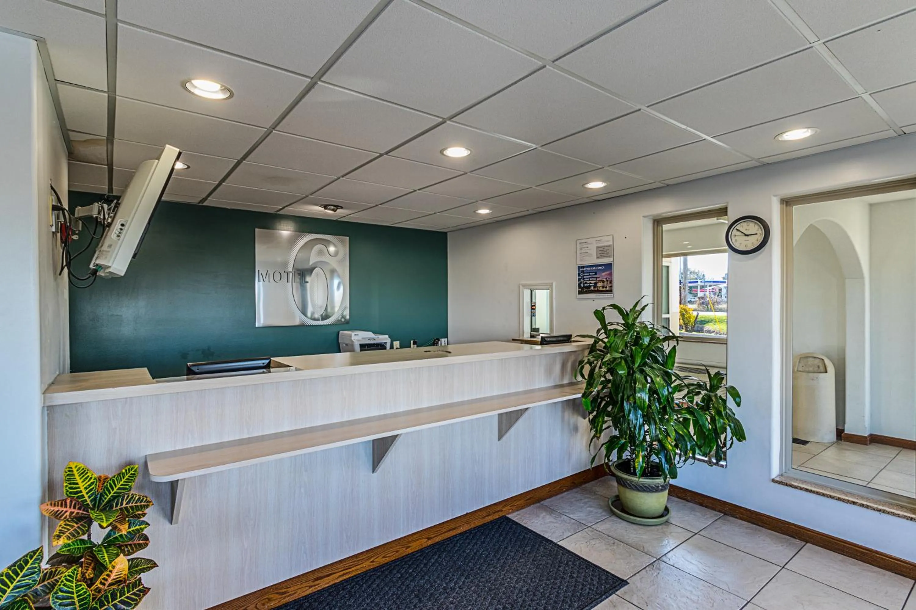 Lobby or reception in Motel 6-Urbana, IL
