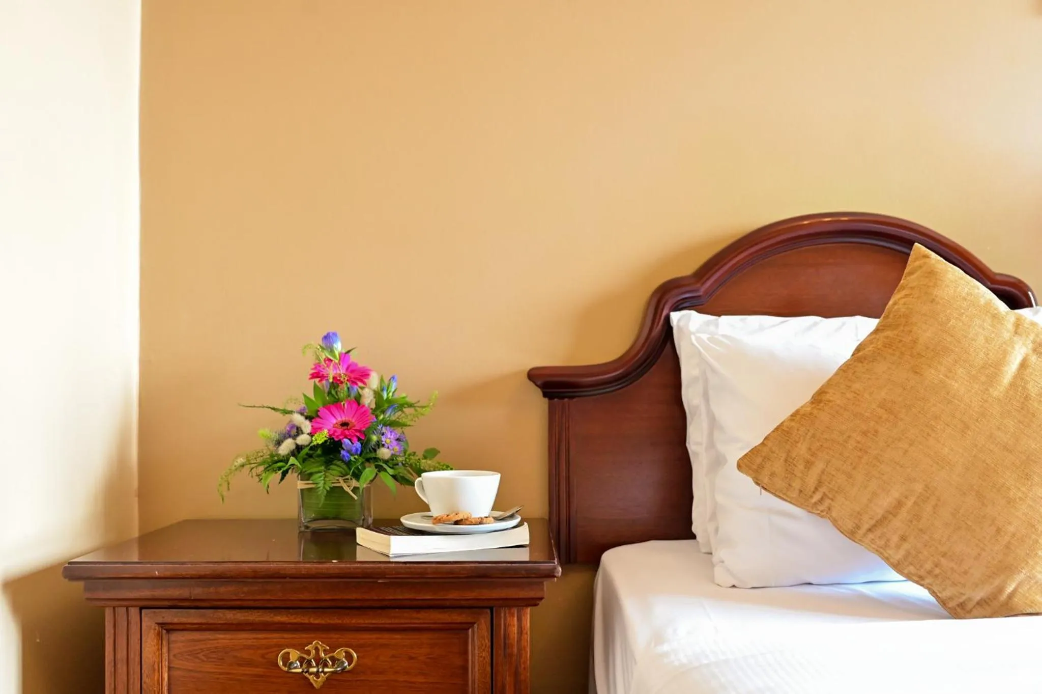 Bedroom, Bed in Lawlors Hotel Dungarvan