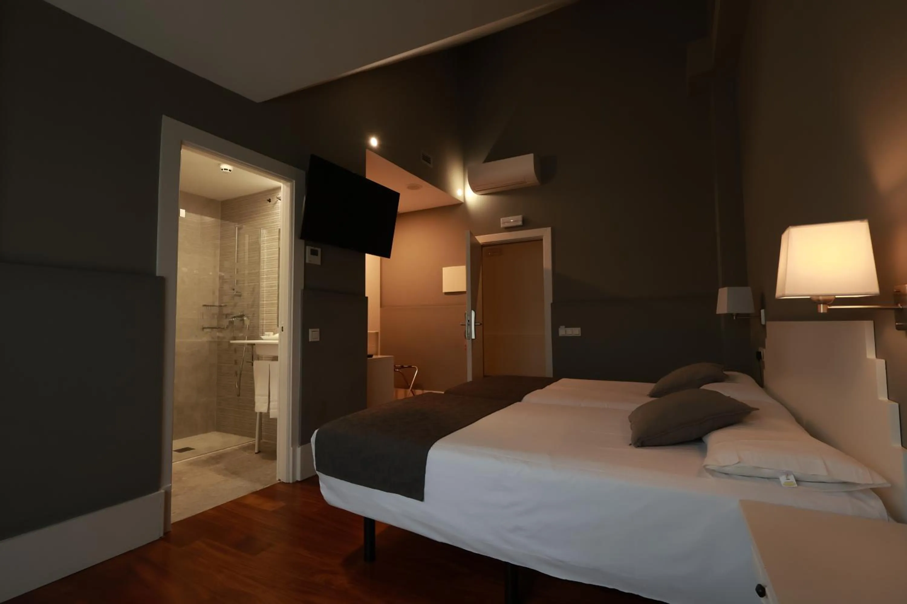 Photo of the whole room, Bed in Hotel The Park Derio