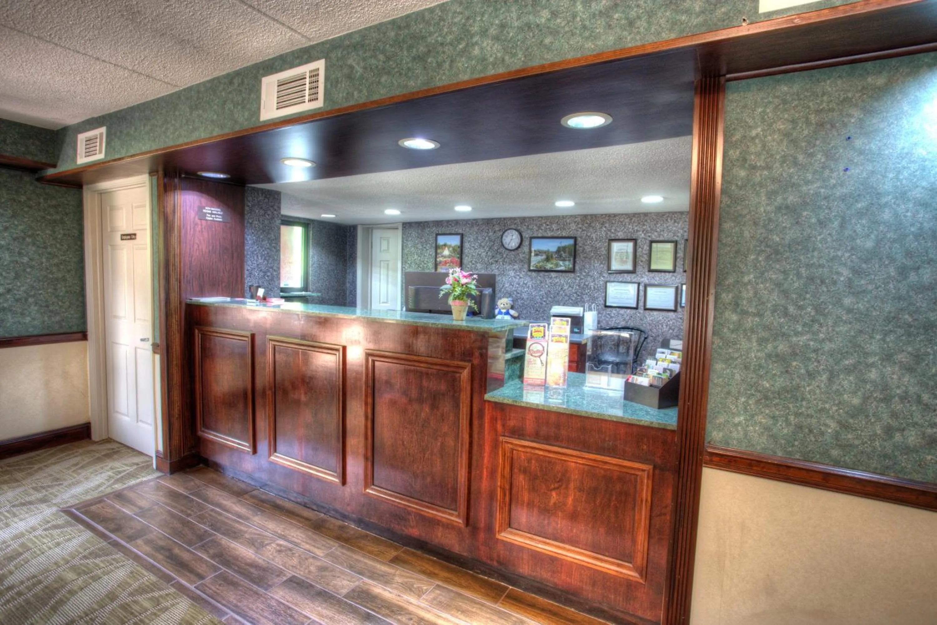 Lobby or reception in Budgetel Inn and Suites Plus Helen