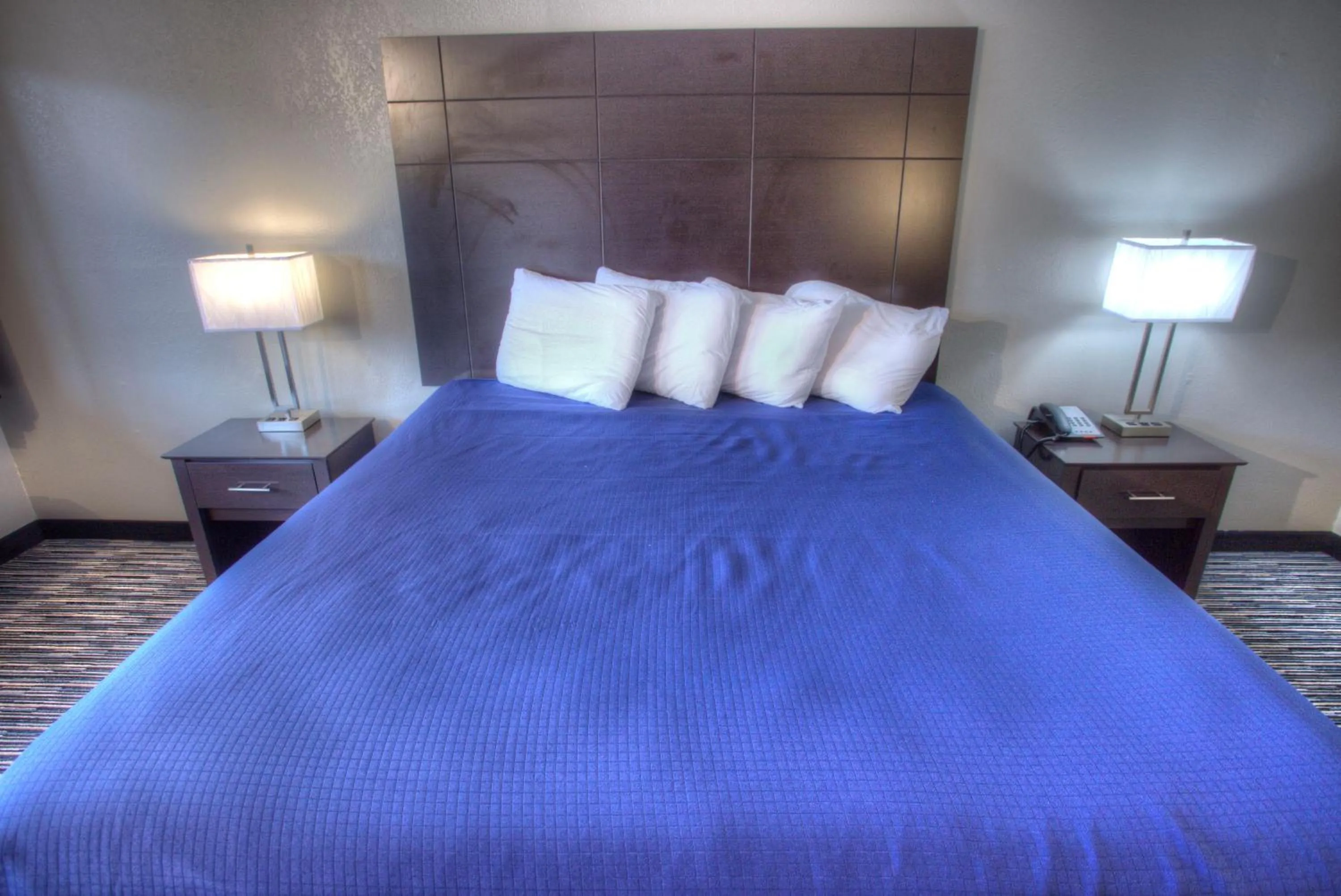 Bed in Budgetel Inn and Suites Plus Helen