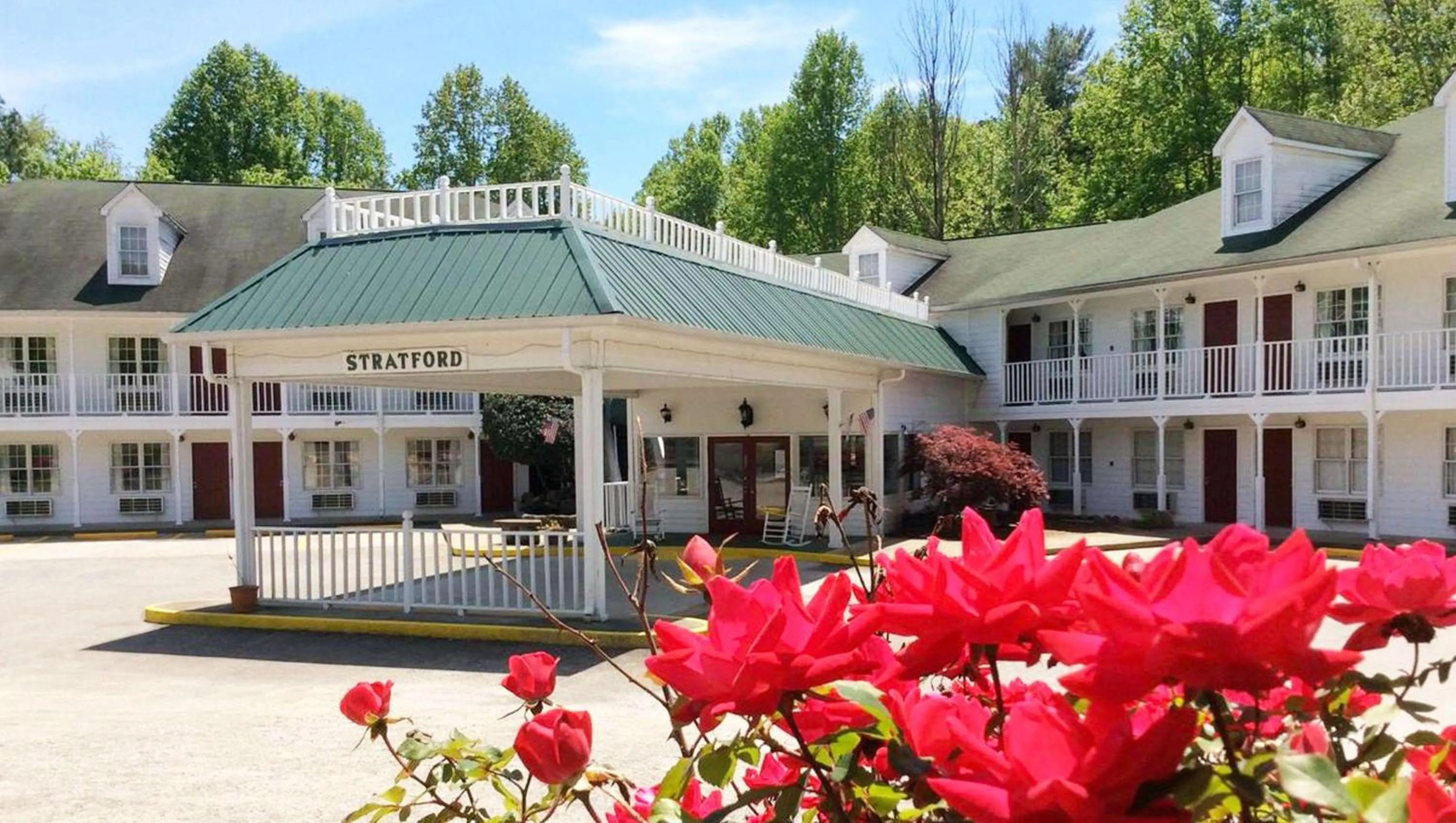 Property building in Stratford Motor Inn East Ellijay