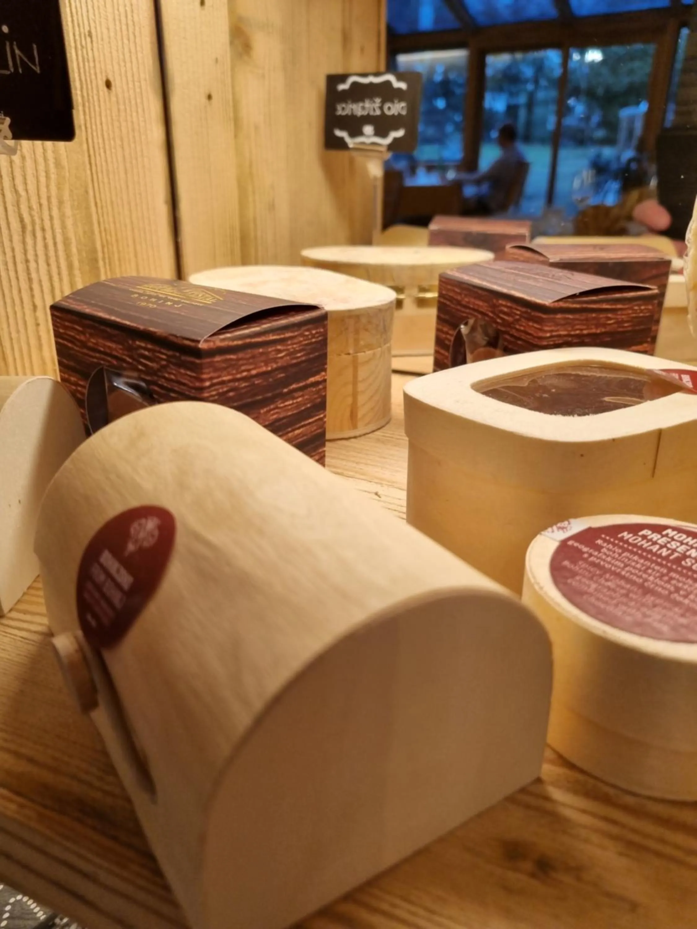 Restaurant/places to eat in Art Hotel Kristal