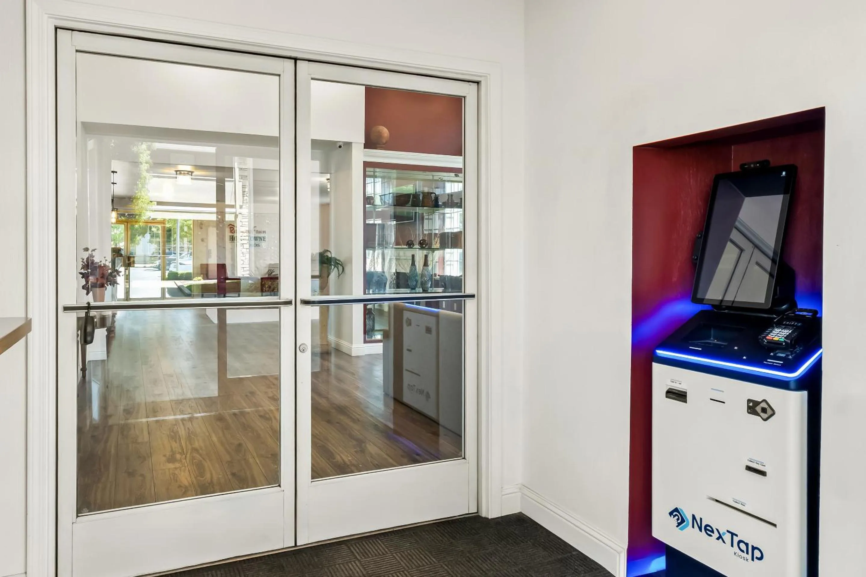 Facade/entrance in Red Roof Inn Yuba City Bonanza - Marysville