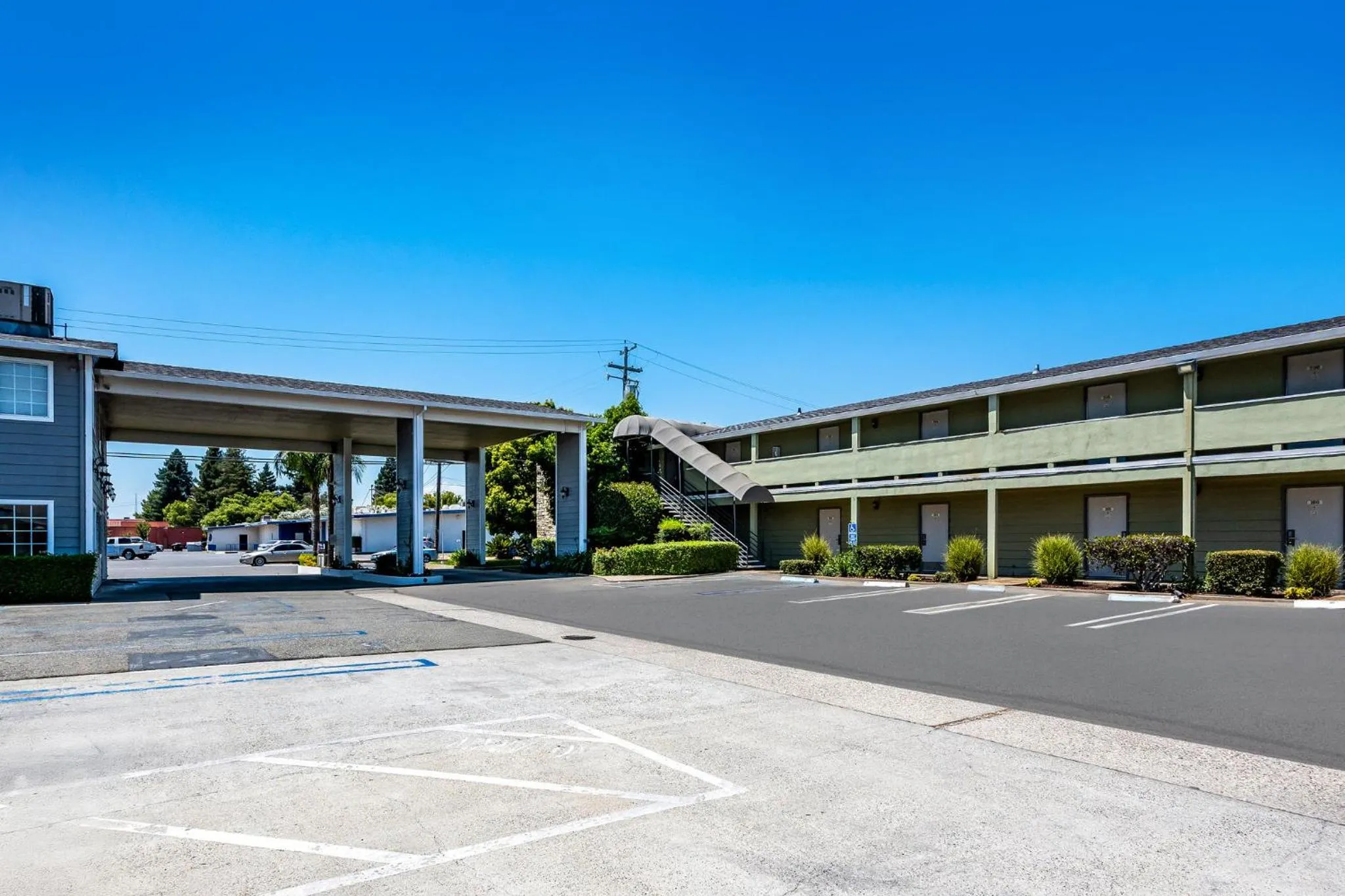 Property building in Red Roof Inn Yuba City Bonanza - Marysville