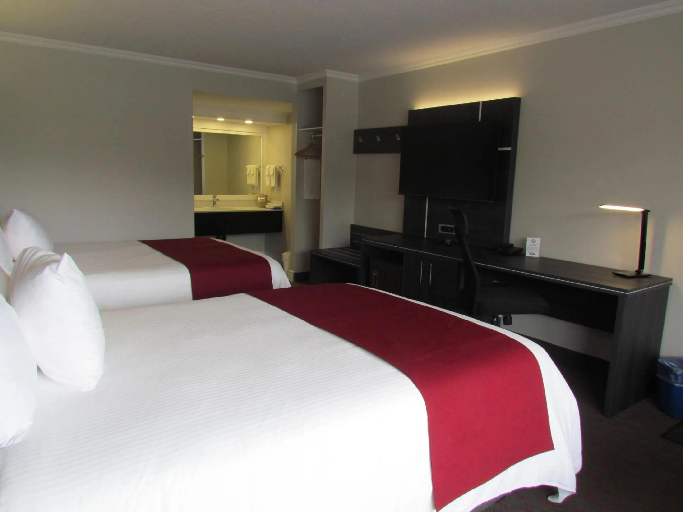 Bedroom, Bed in Rodeway Inn King William