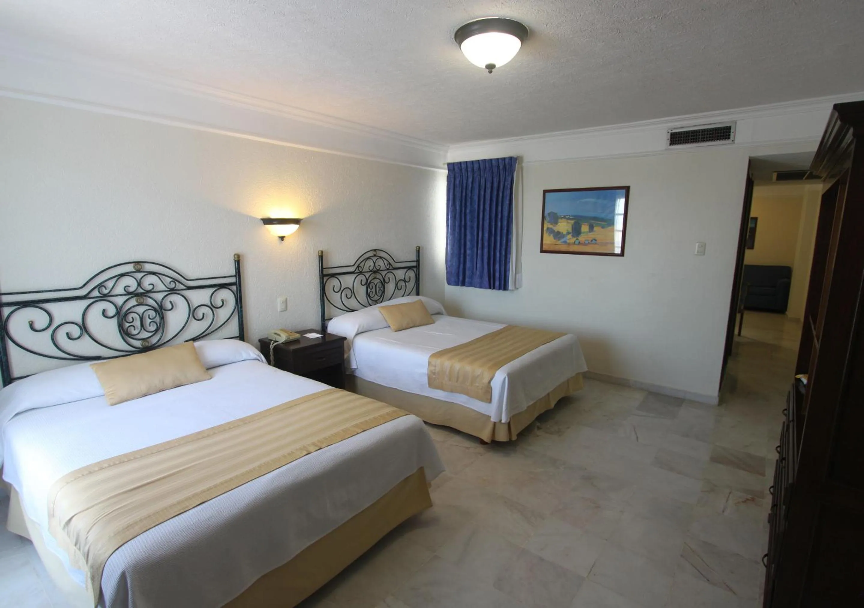 Bed in Hotel Francis Drake