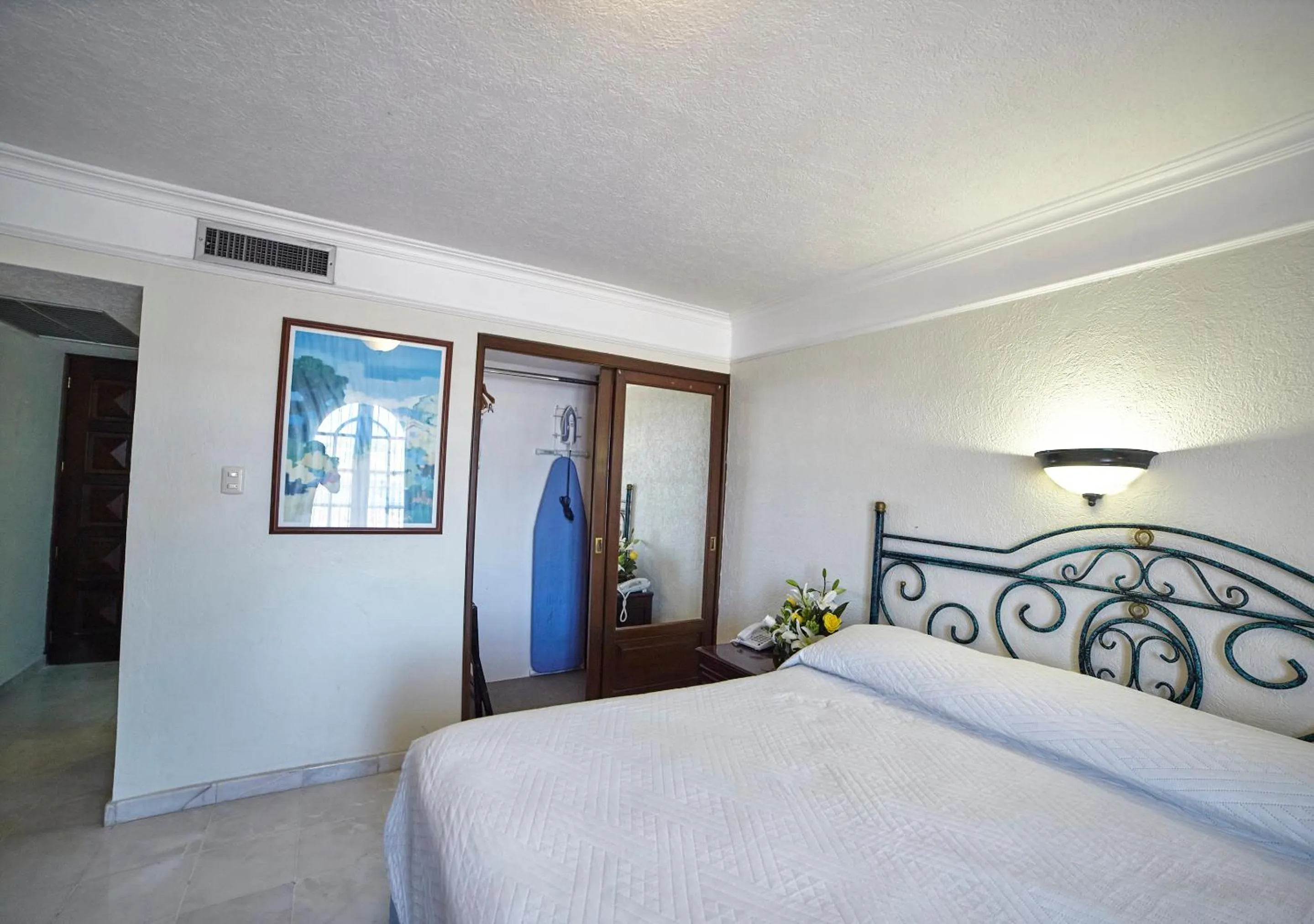 Bed in Hotel Francis Drake