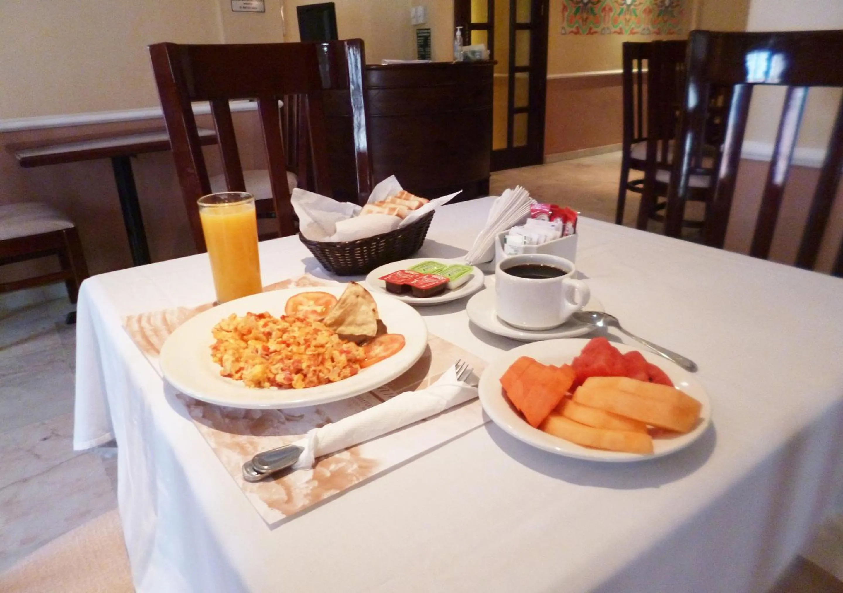 Restaurant/places to eat in Hotel Francis Drake