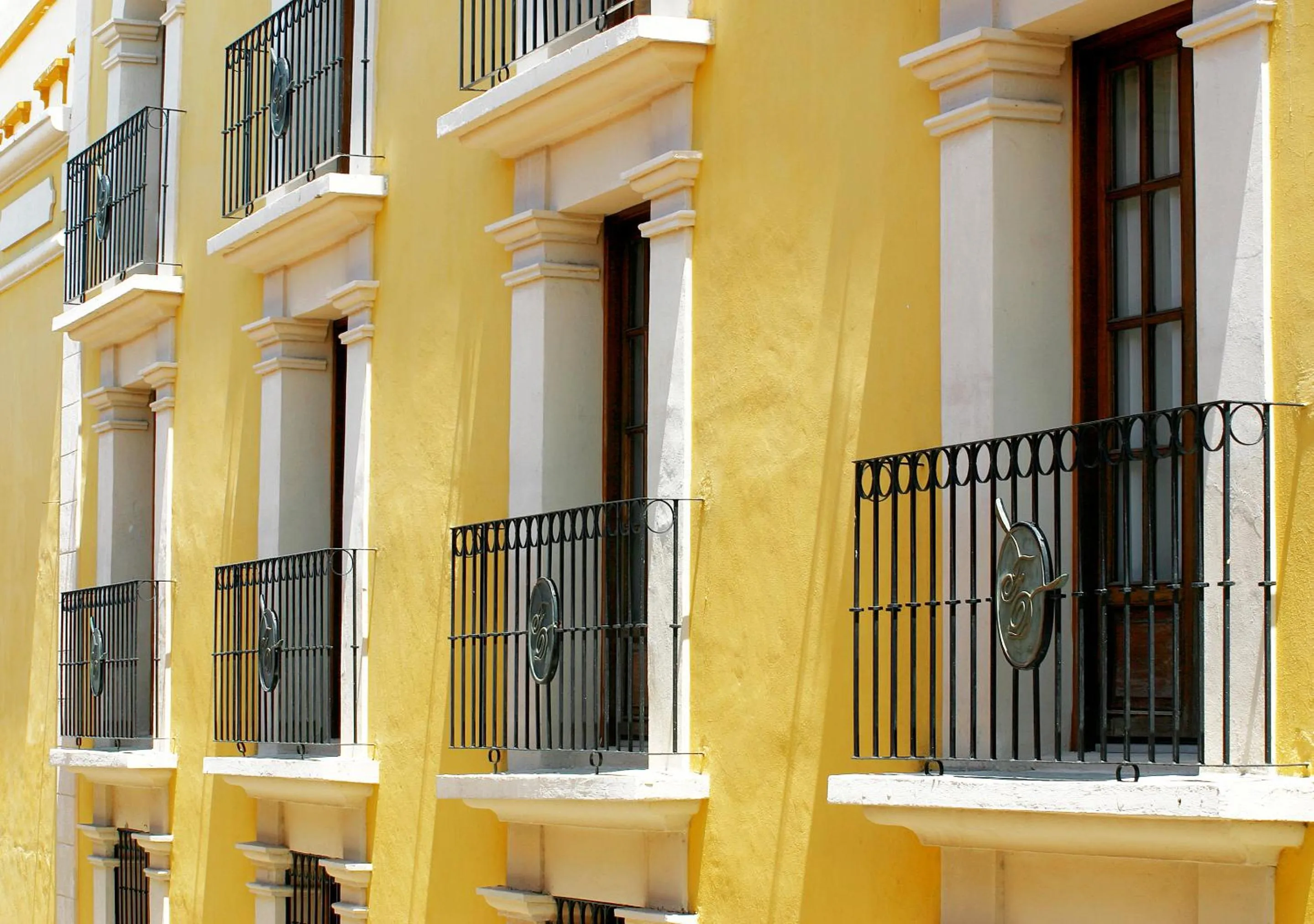 Facade/entrance in Hotel Francis Drake