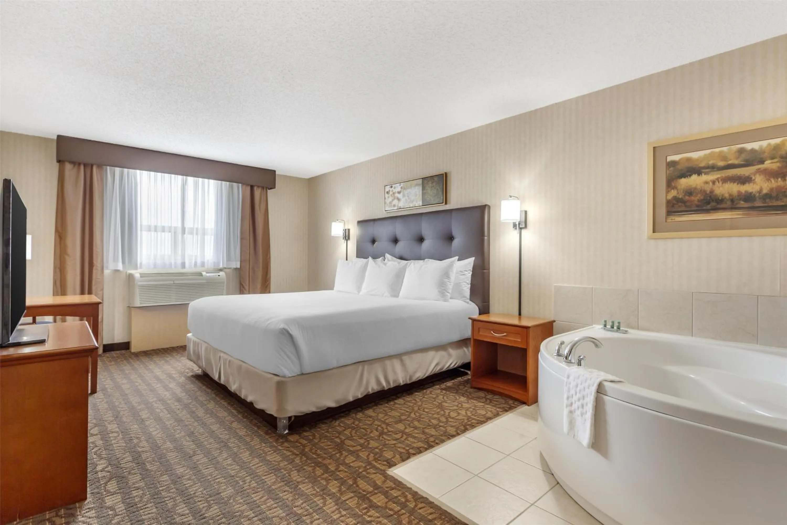 Bedroom, Bed in Best Western Cold Lake Inn