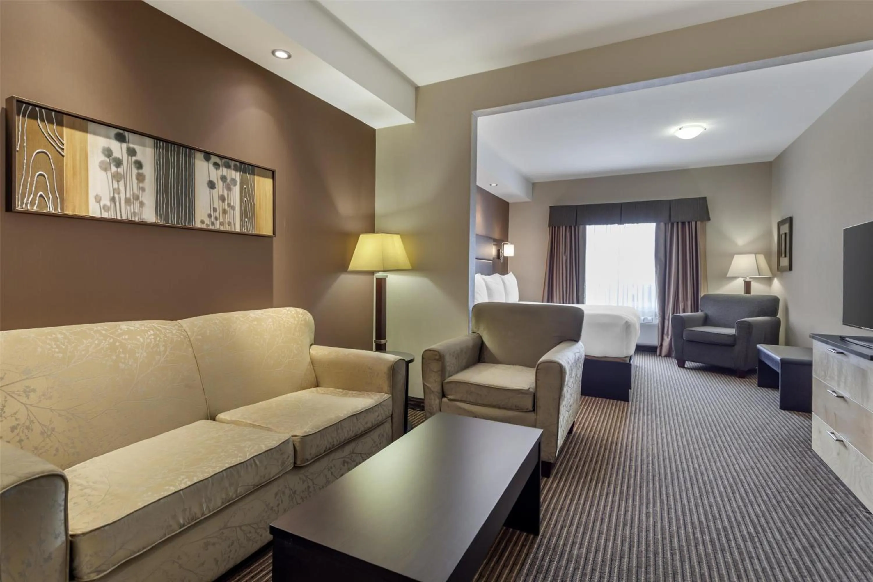 Bedroom in Best Western Cold Lake Inn