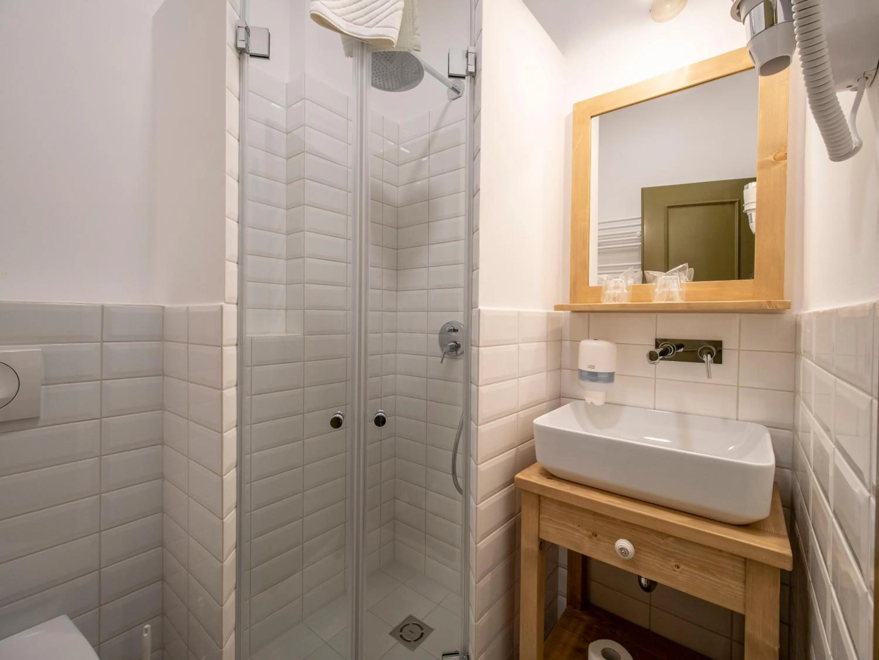 Toilet in Berghi Hotel and Apartments