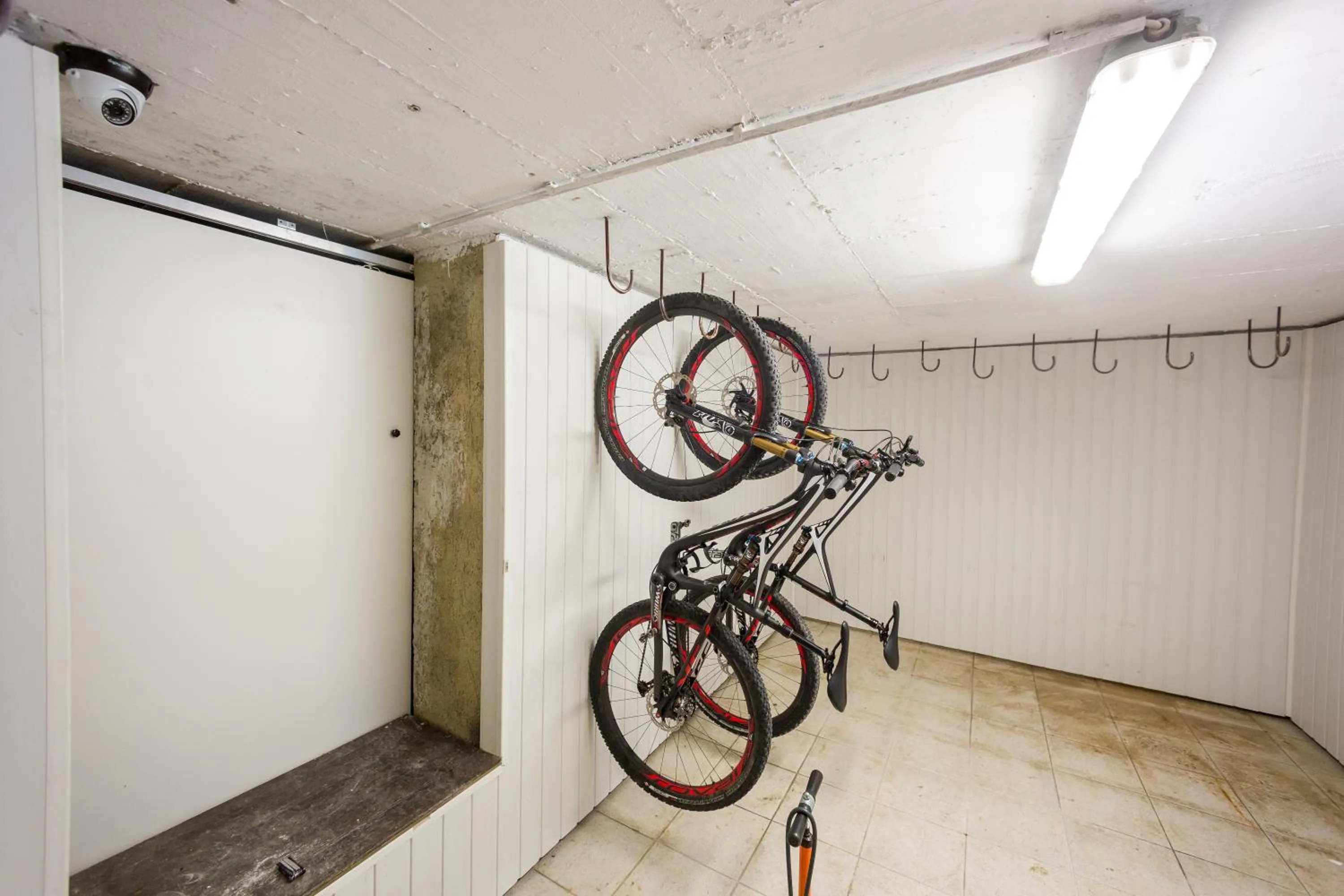 Cycling in Berghi Hotel and Apartments