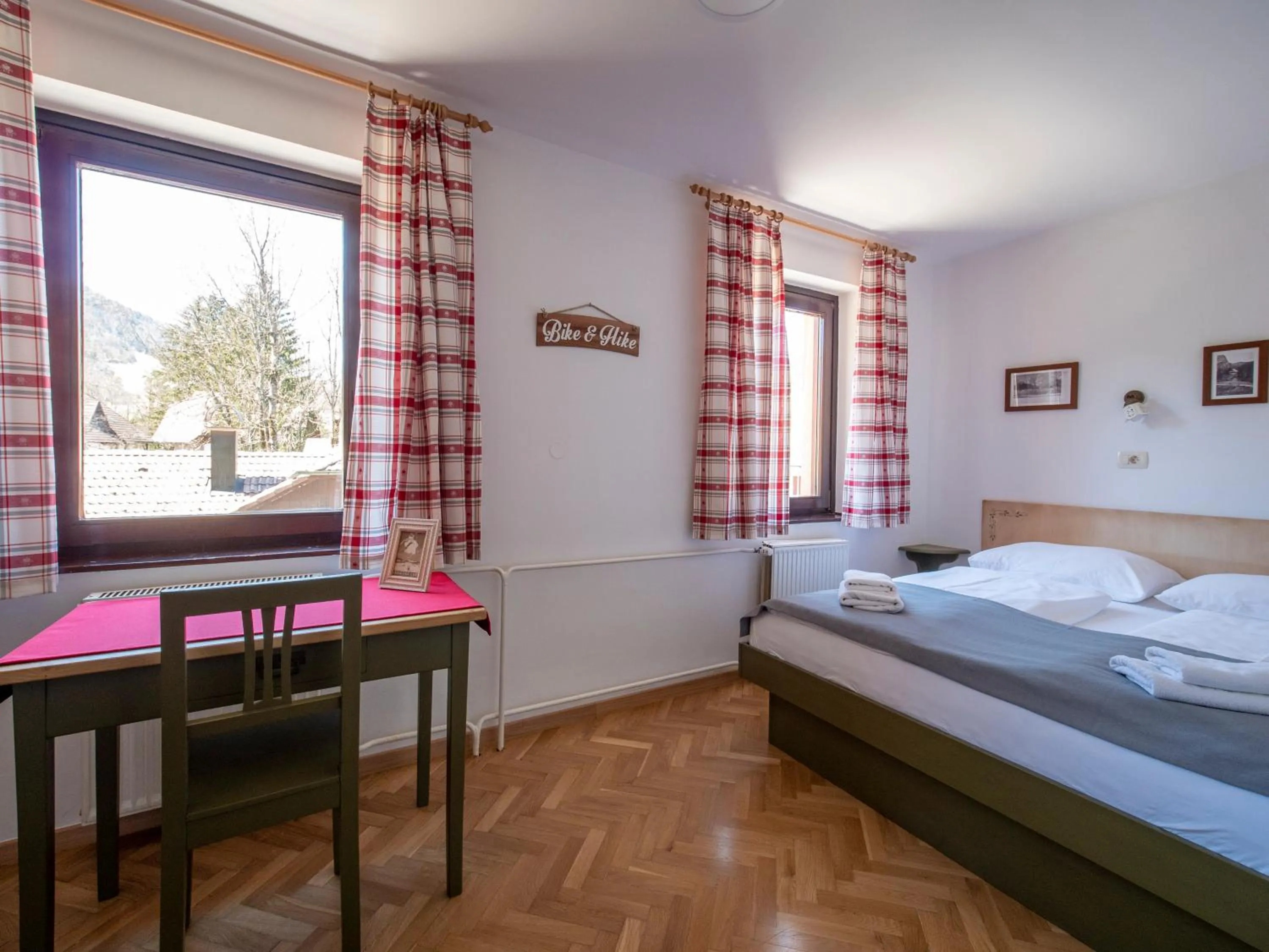 Bedroom, Bed in Berghi Hotel and Apartments