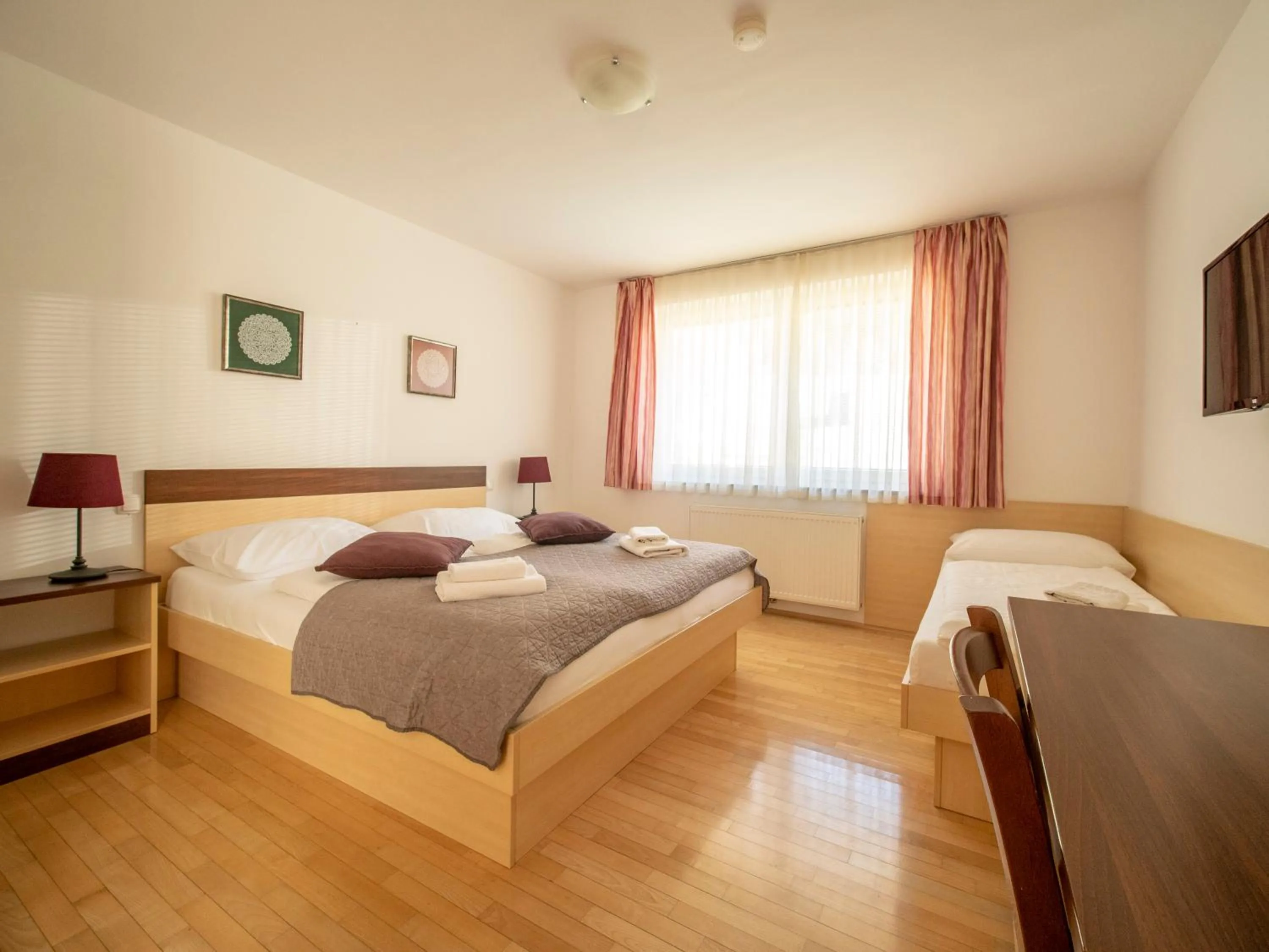 Bedroom, Bed in Berghi Hotel and Apartments
