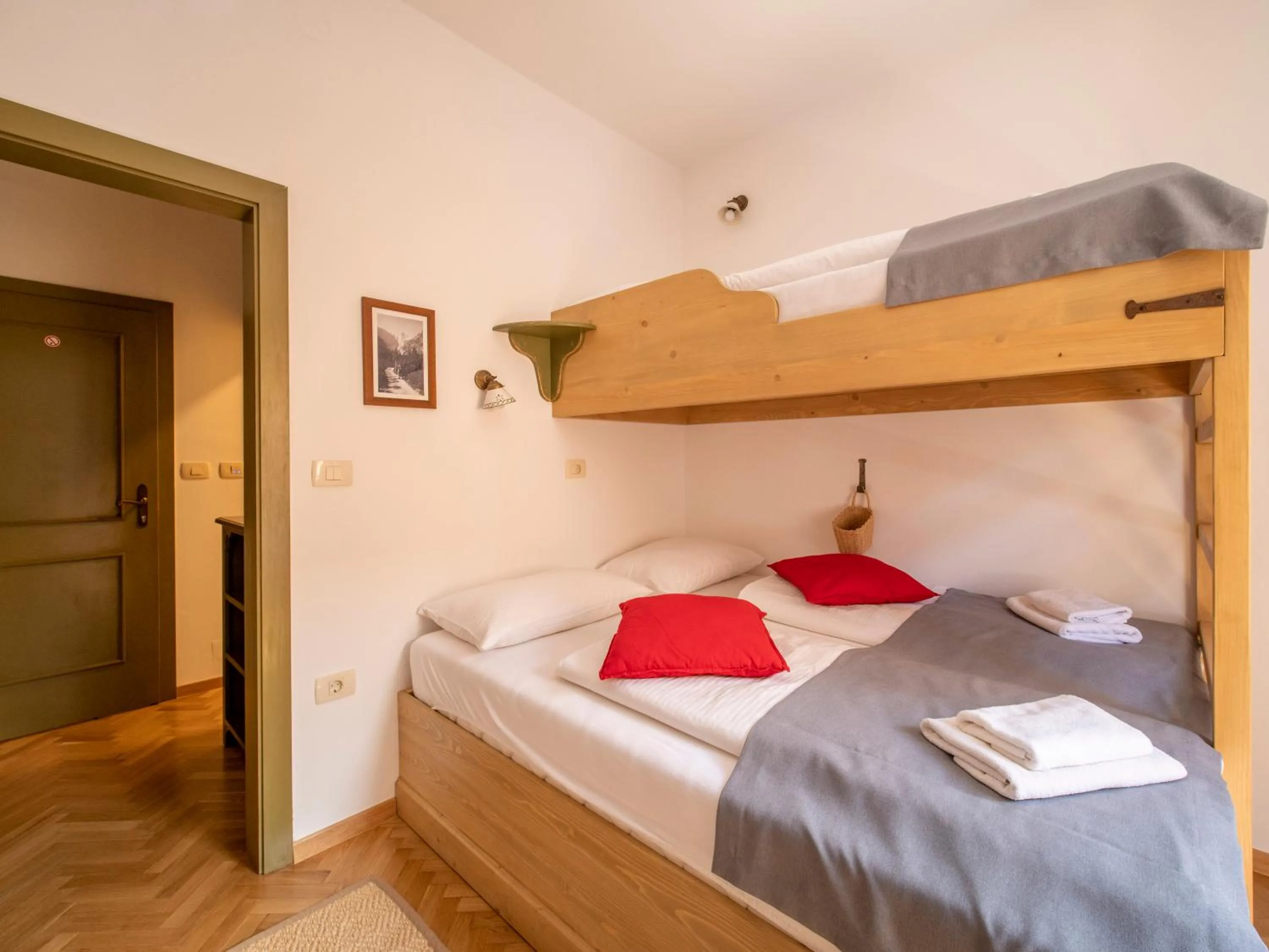 bunk bed, Bed in Berghi Hotel and Apartments