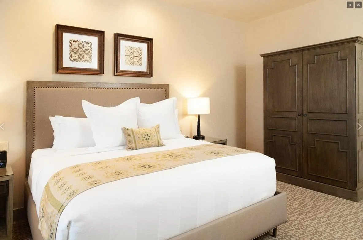 Bed in Ponte Vineyard Inn