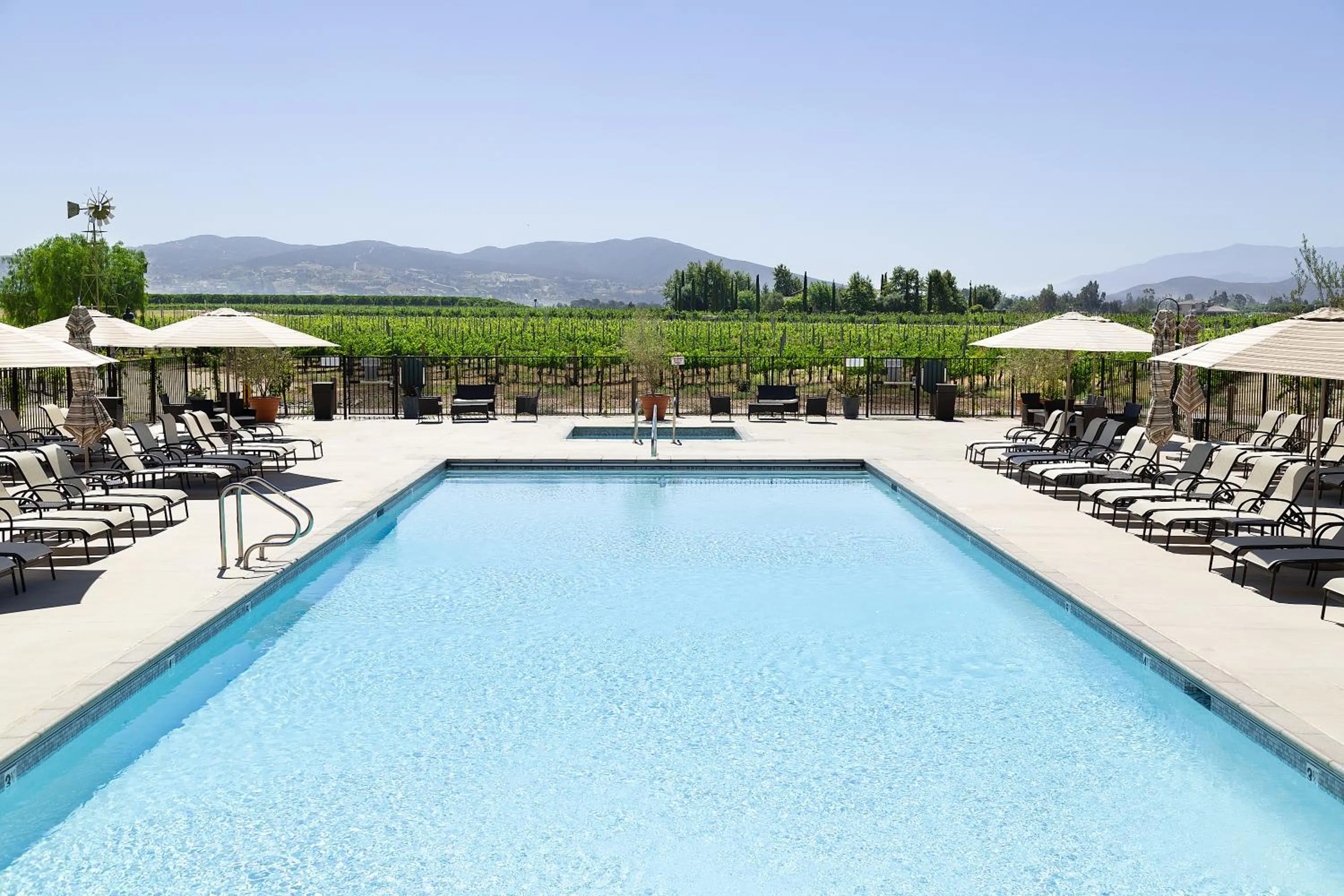 Swimming pool in Ponte Vineyard Inn