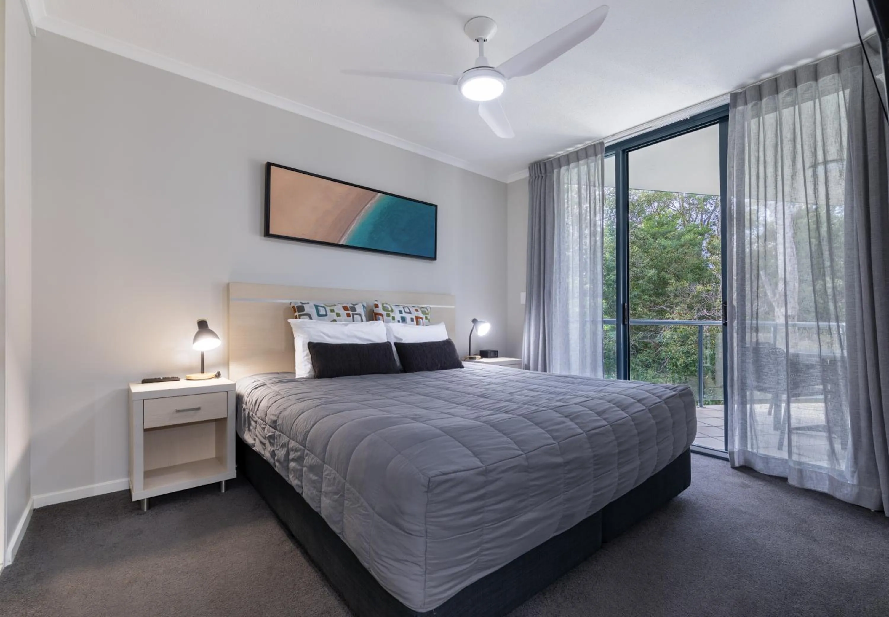 Bedroom, Bed in Landmark Resort