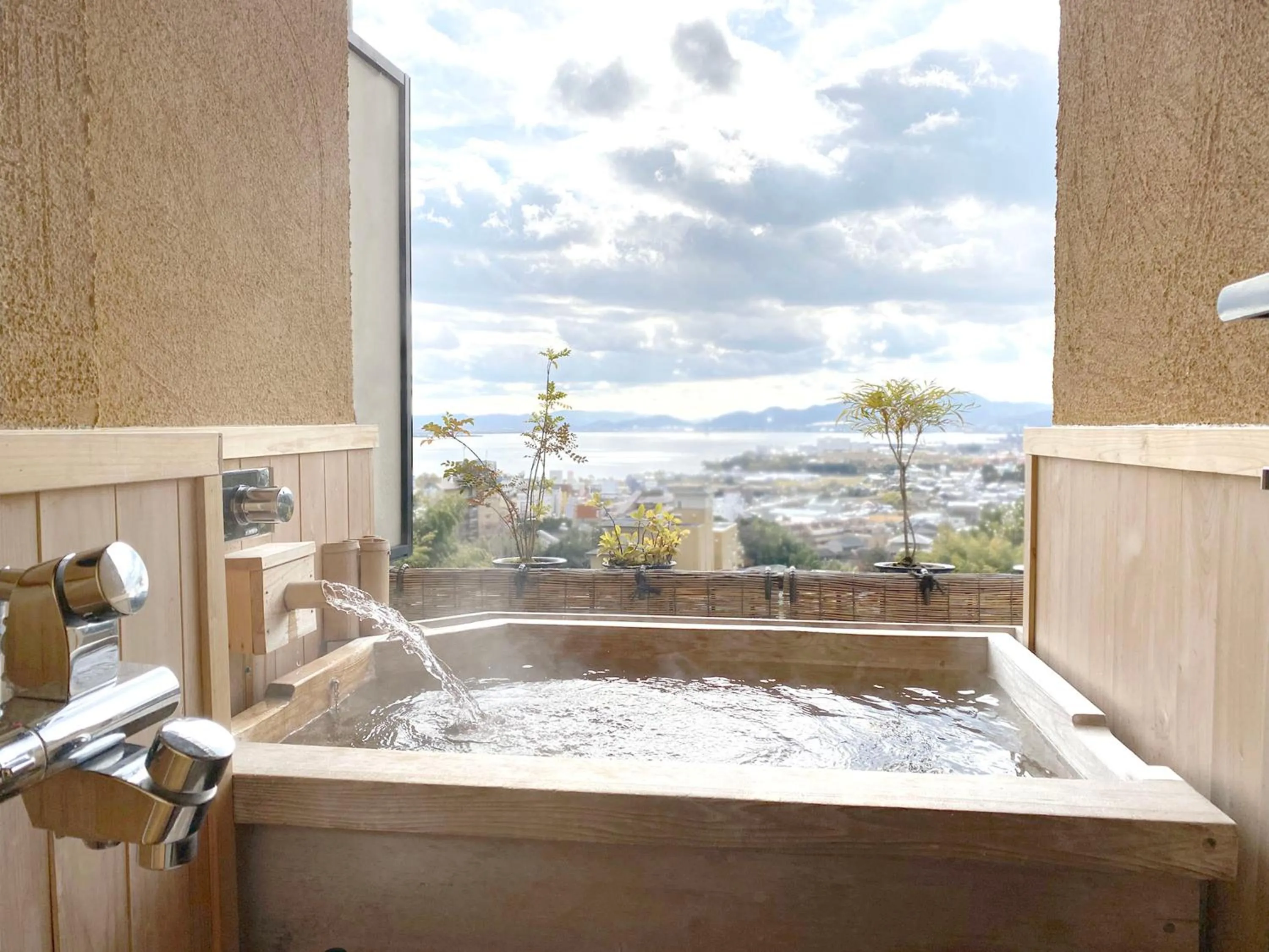 Photo of the whole room in Yuzanso