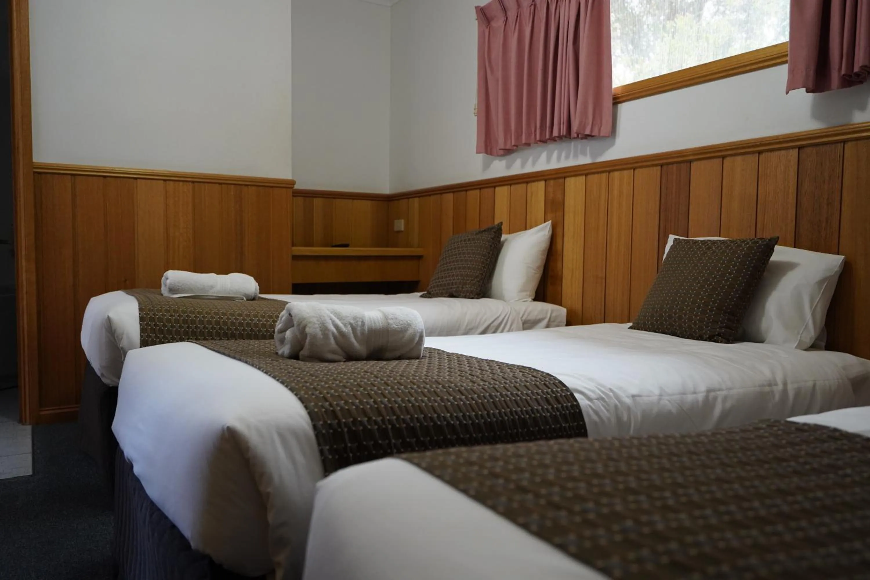 Bedroom, Bed in Best Westlander Motor Inn