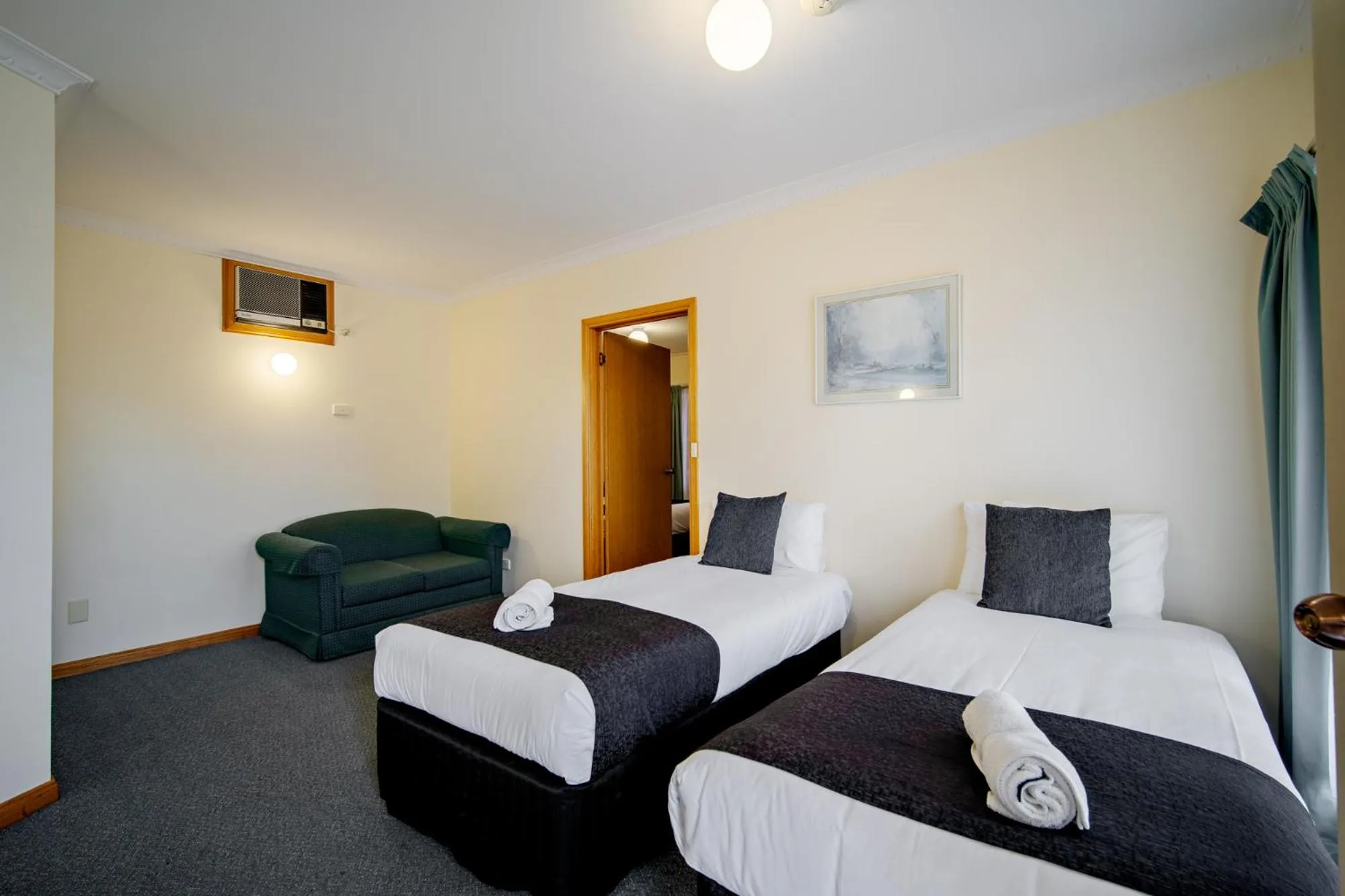 Bed in Best Westlander Motor Inn