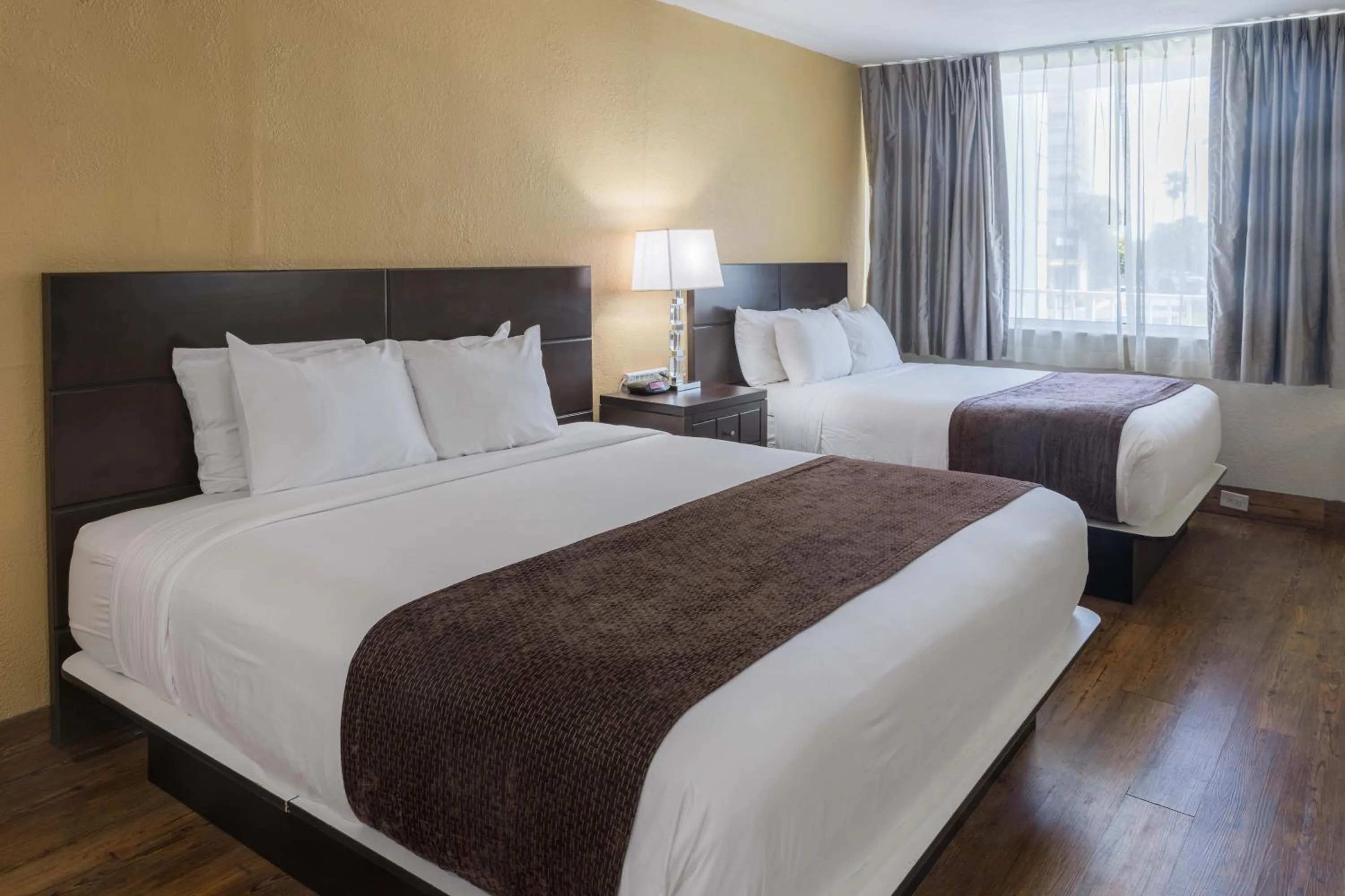 Bedroom, Bed in Ocean Reef Hotel