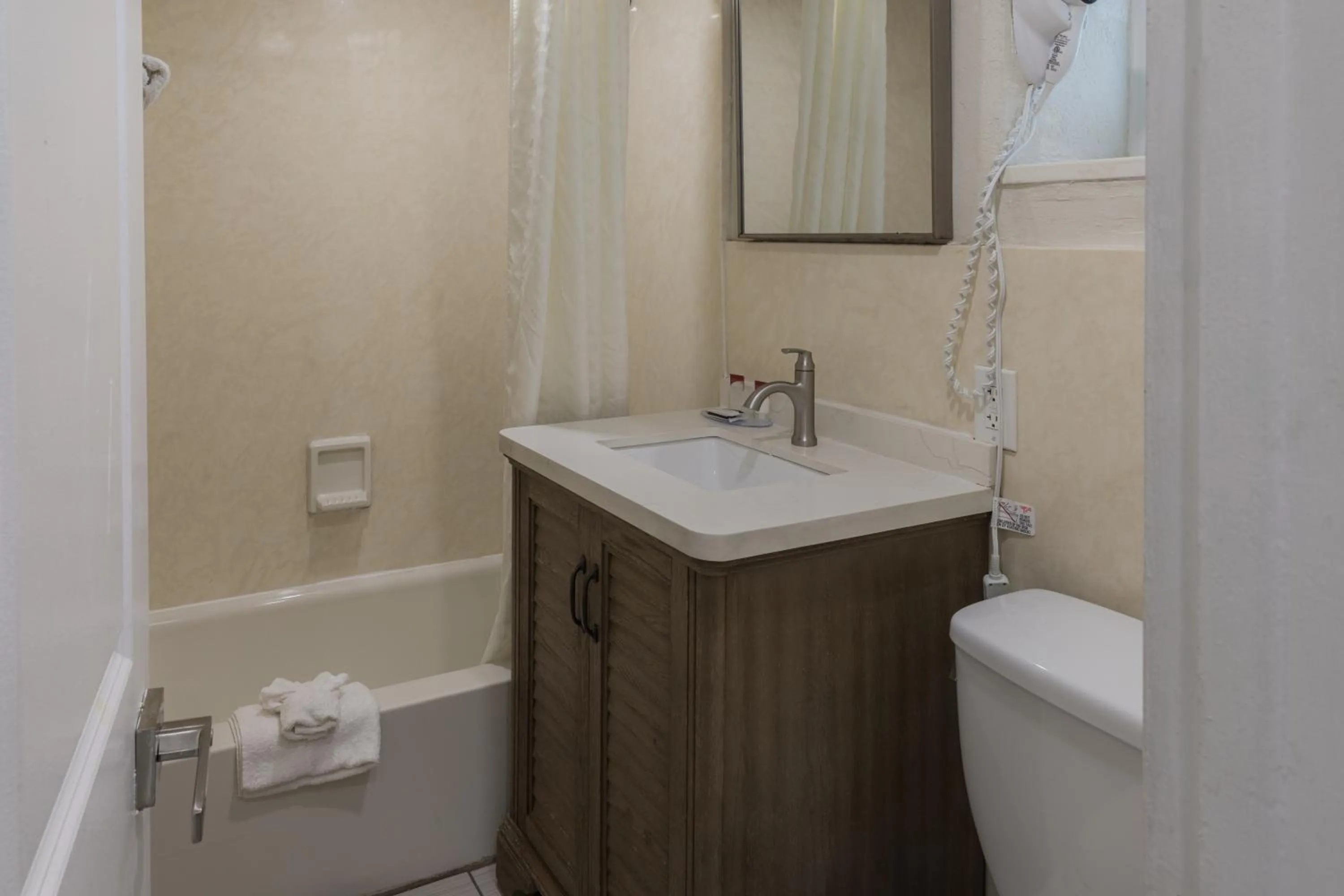 Bathroom in Ocean Reef Hotel