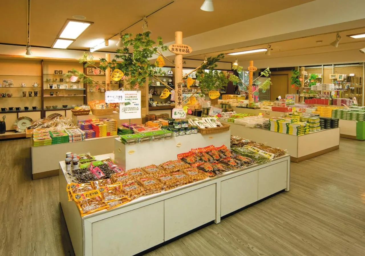 On-site shops in Kinugawa Park Hotels