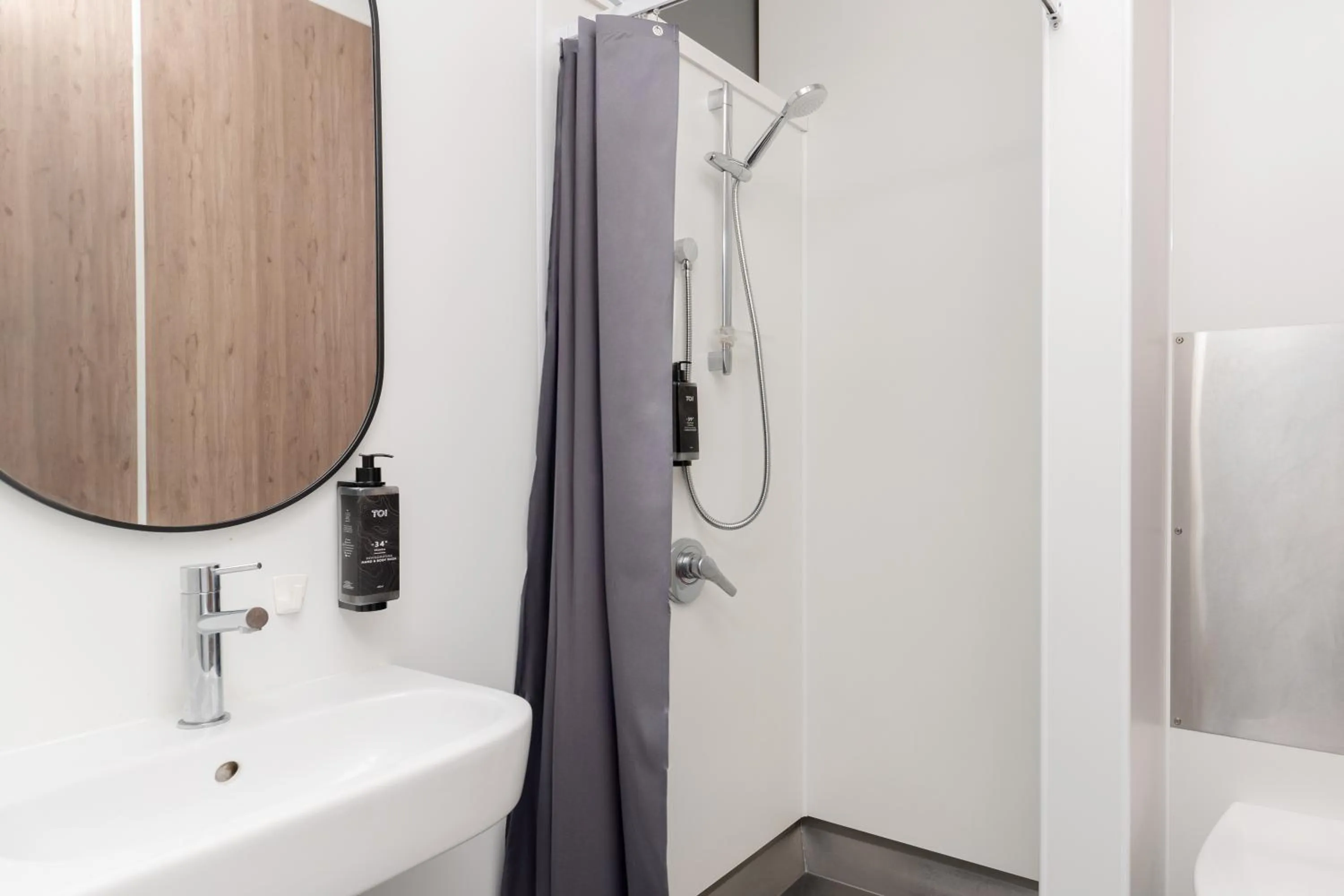 Shower in Haka House Auckland City