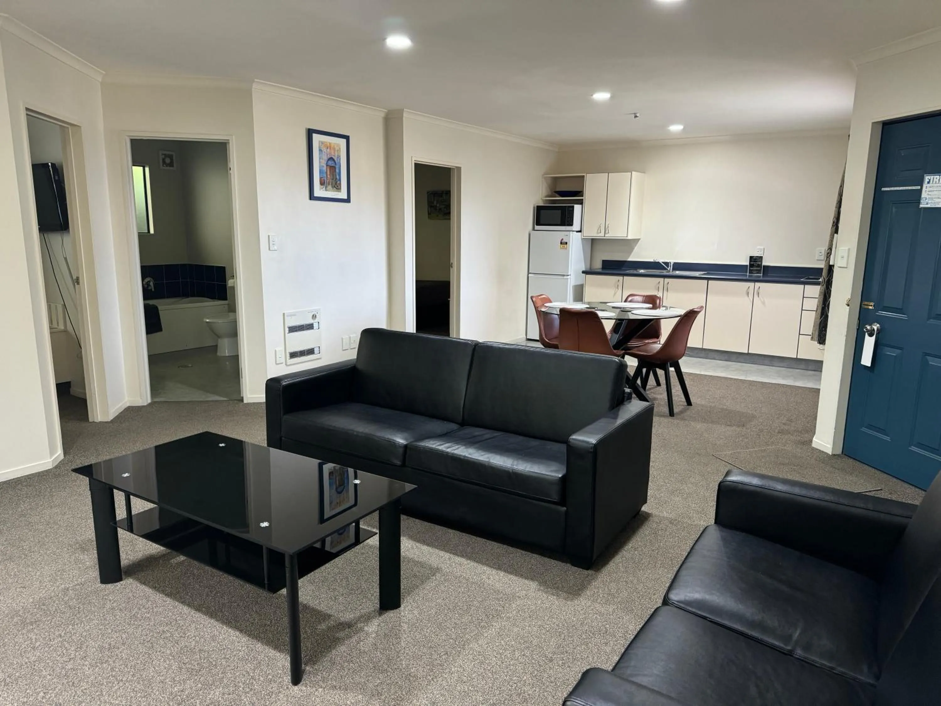 kitchen in Bassingers Motor Lodge