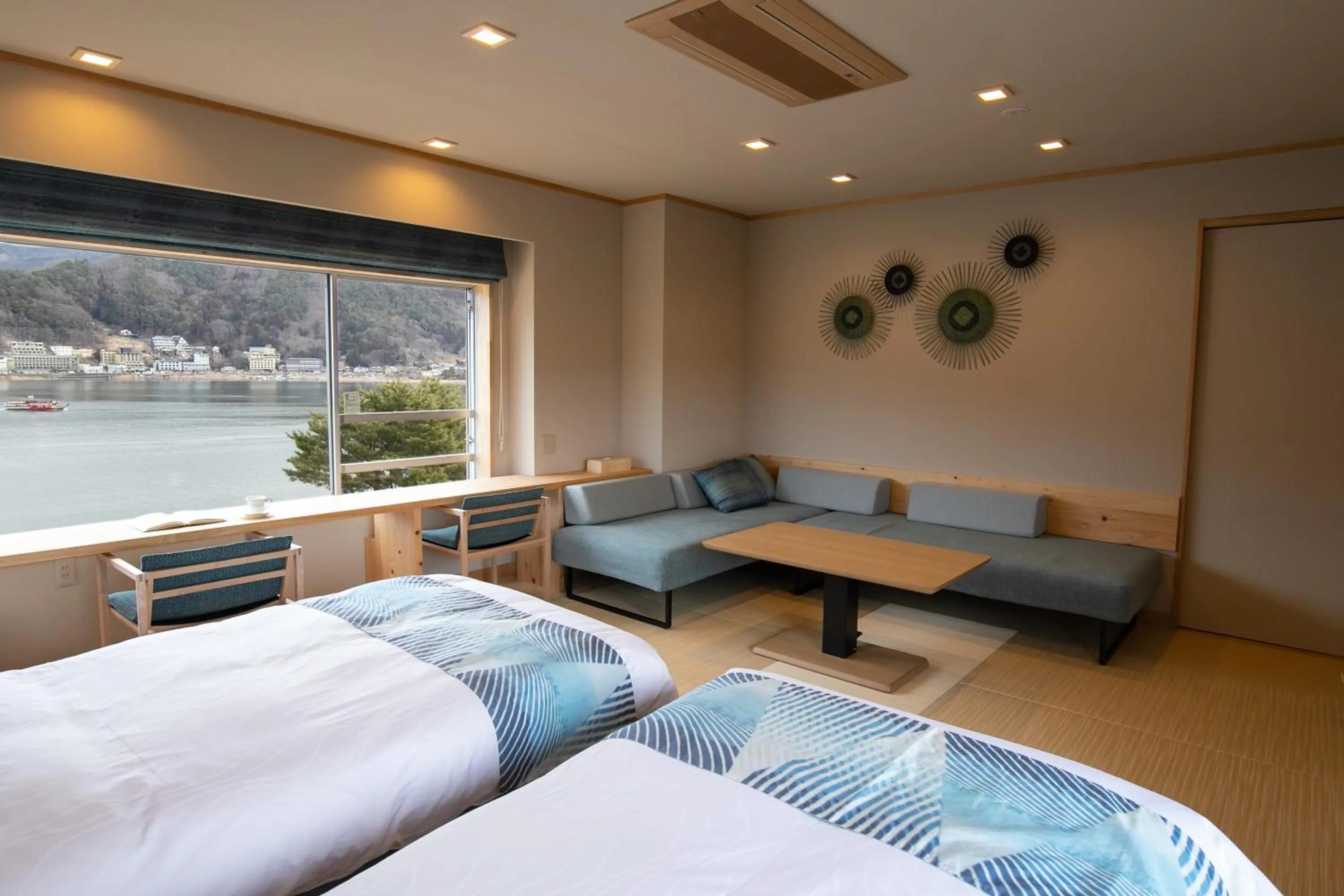 Natural landscape, Bed in Fuji Lake Hotel