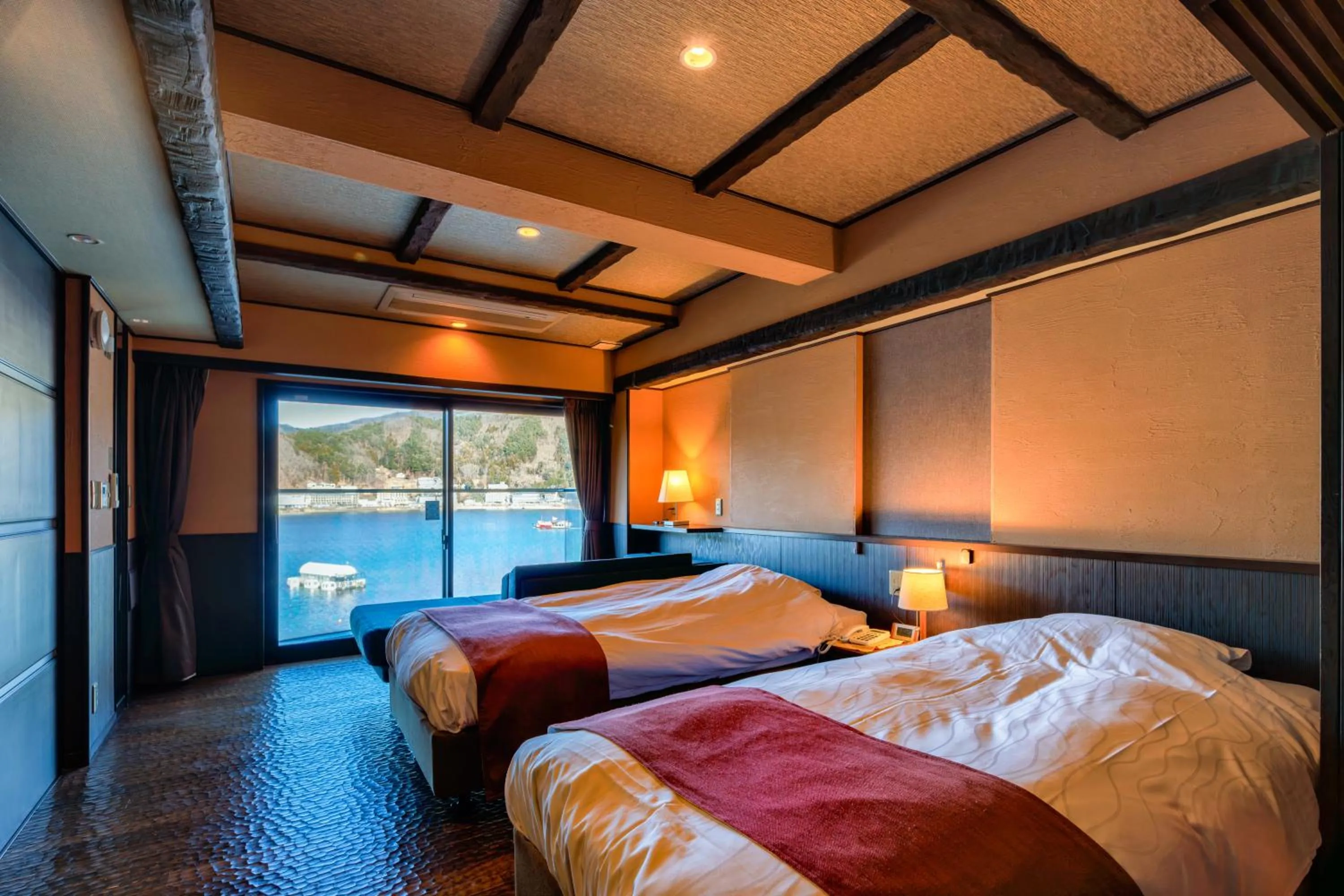 Bed in Fuji Lake Hotel