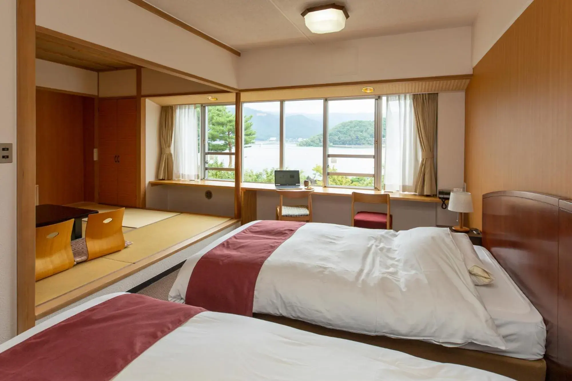 Standard Room with Tatami Area and Lake View - Non-Smoking - West Building in Fuji Lake Hotel Standard Room with Tatami Area and Lake View - Non-Smoking - West Building in Fuji Lake Hotel